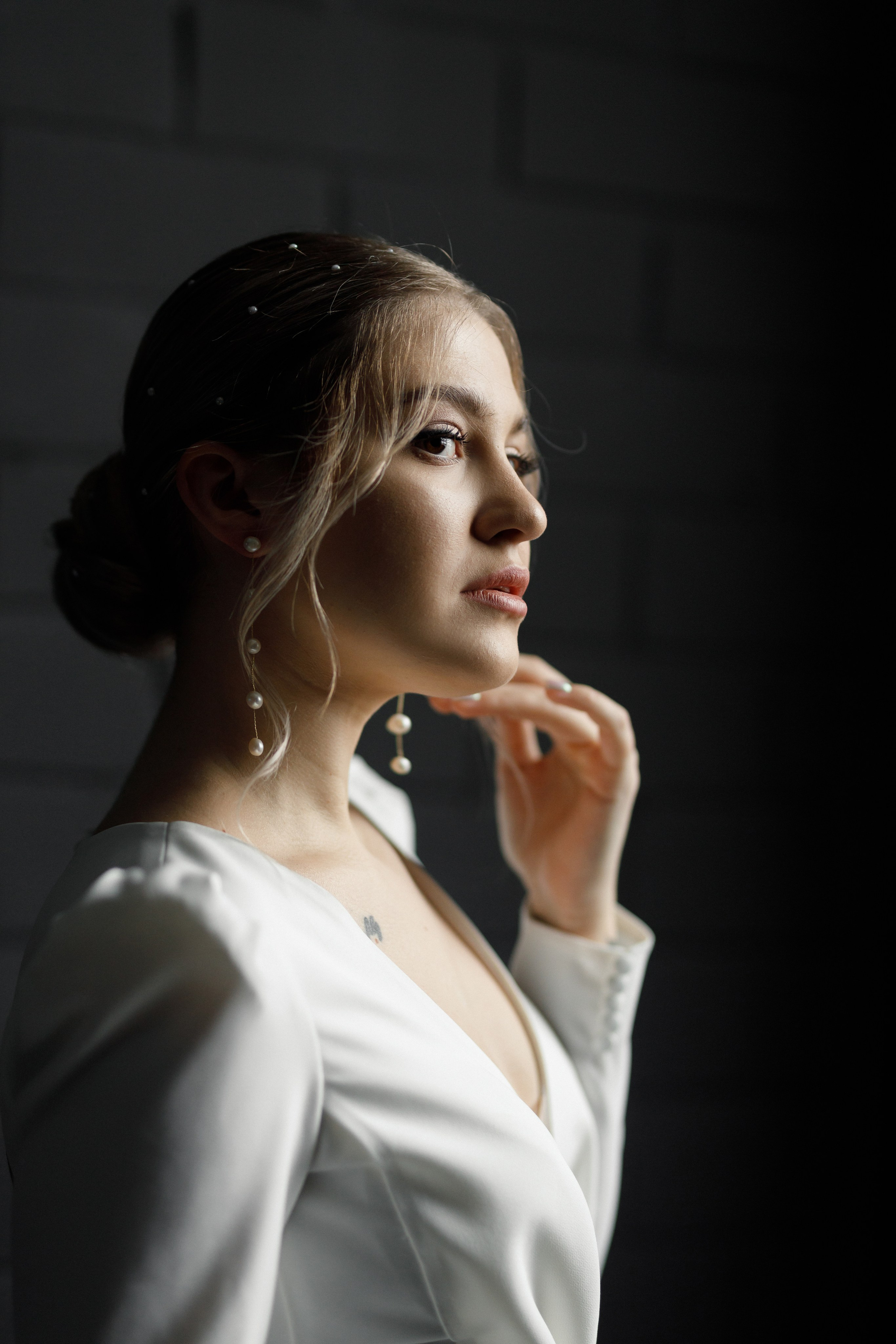 Вероника и Никита (съёмка в студии, тёмная тональность). Свадебный фотограф Беларусь Ольга Козыренко