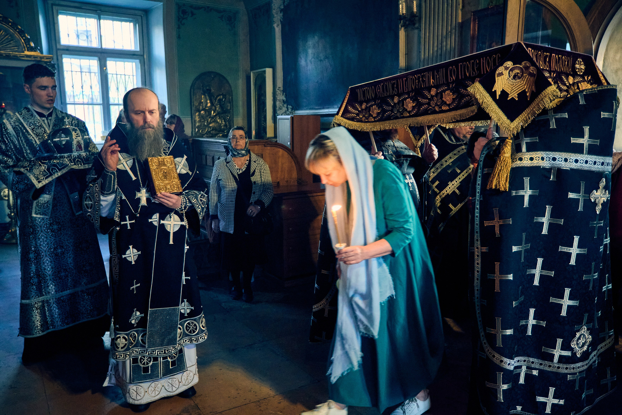 Утреня Погребение Спасителя. DMITRY MOISEENKO — фотограф, художник, топ-стилист