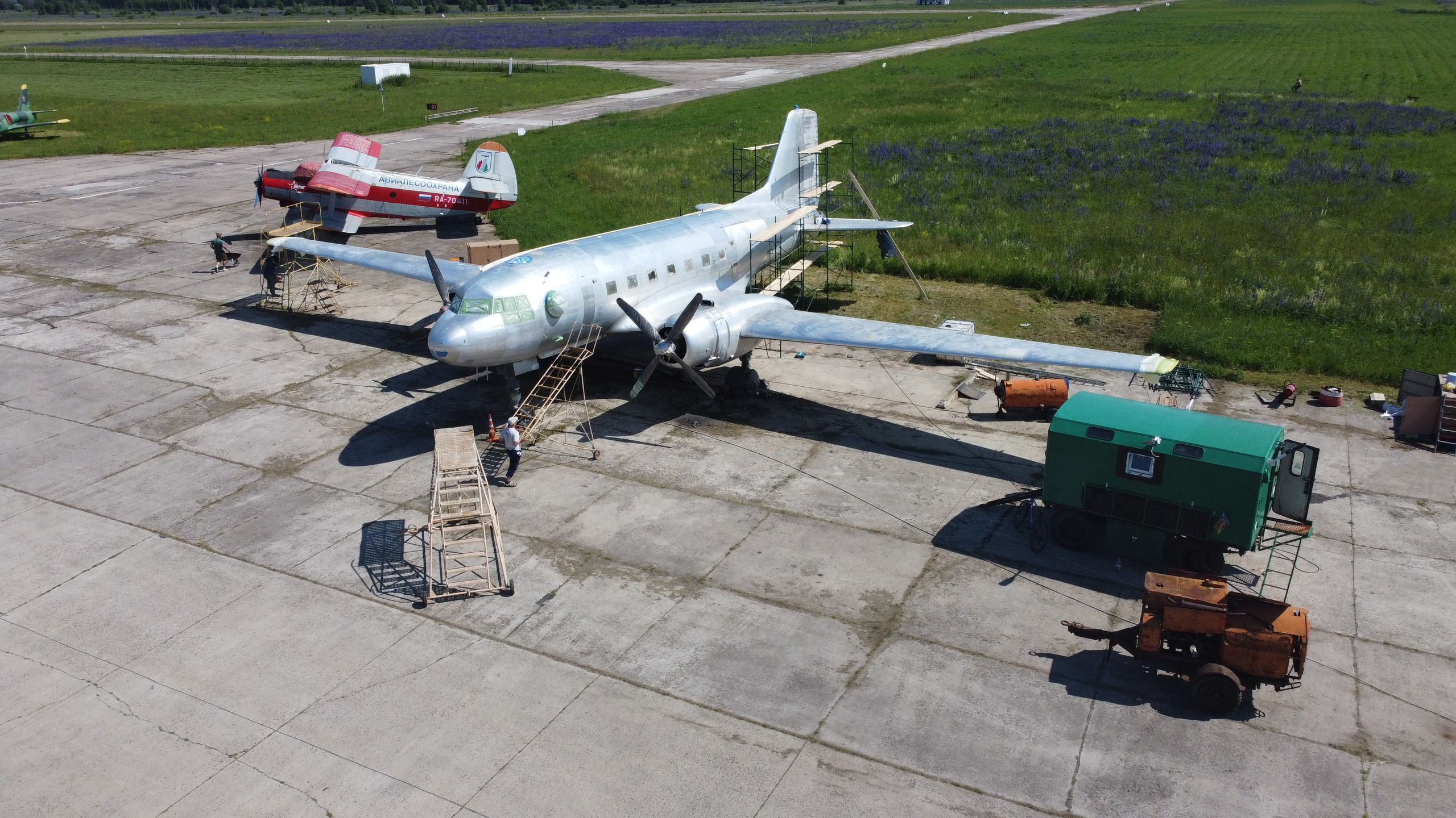 Ил-14Т «Голубая Мечта» — покраска (2022г). Фотоальбом показывающий увлекательный мир авиации и мир медведей Андрея Иванова