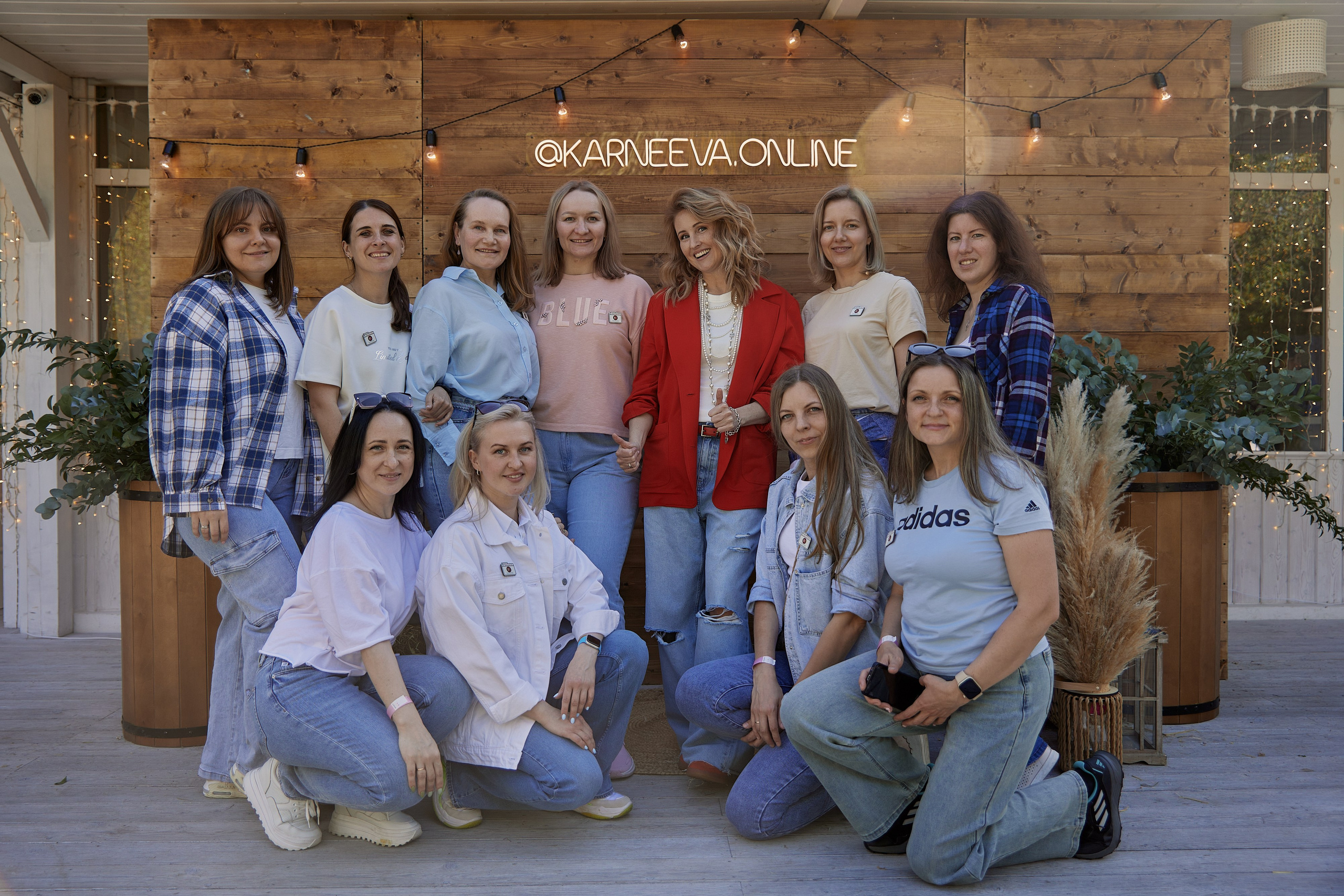 Выпускной Karneeva.online 2024. Репортажный и семейный фотограф Ухова Наталья в Москве