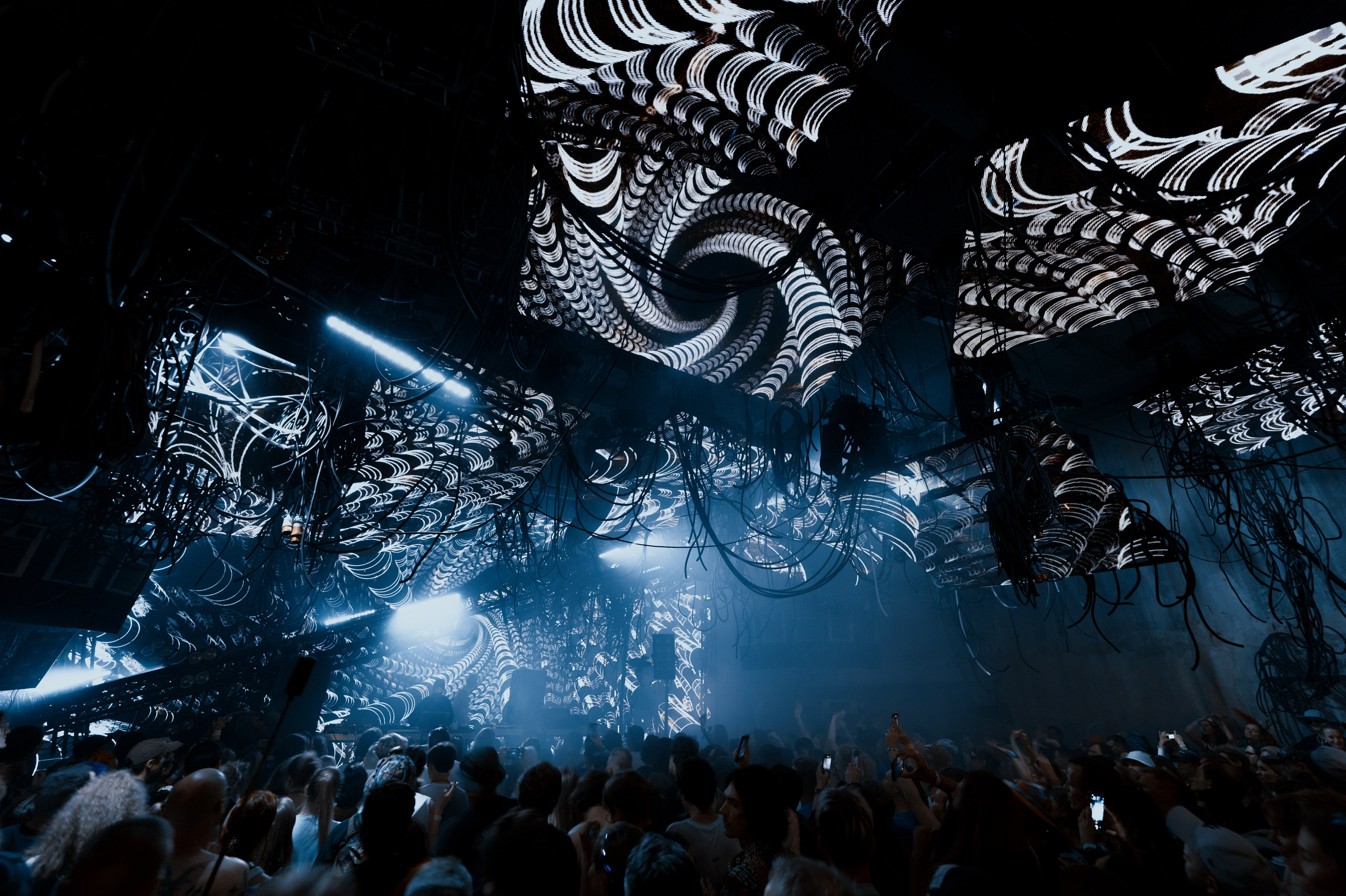 Outline 2024. @tomrus: Рустам Шагиморданов — фотограф