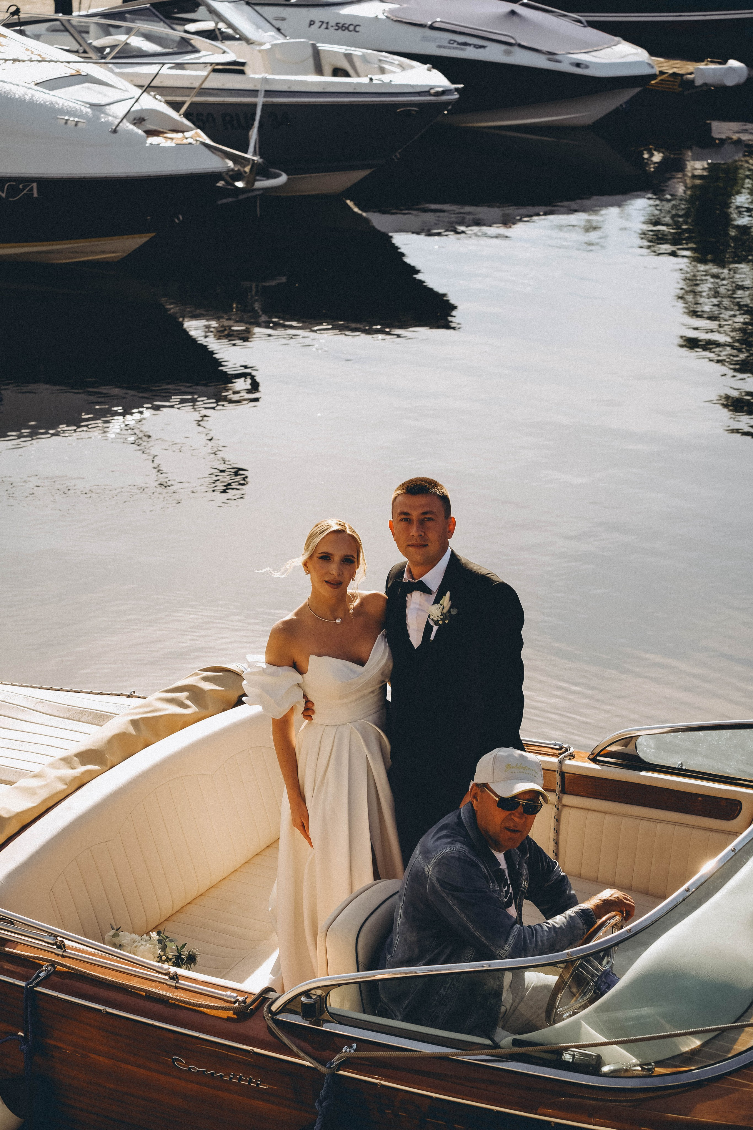 СВАДЕБГНАЯ ПРОГУЛКА ПО КАНАЛ САНКТ-ПЕТЕРБУРГА НА КАТЕРЕ. Профессиональный фотограф, Санкт-Петербург — Виктория Богомолова