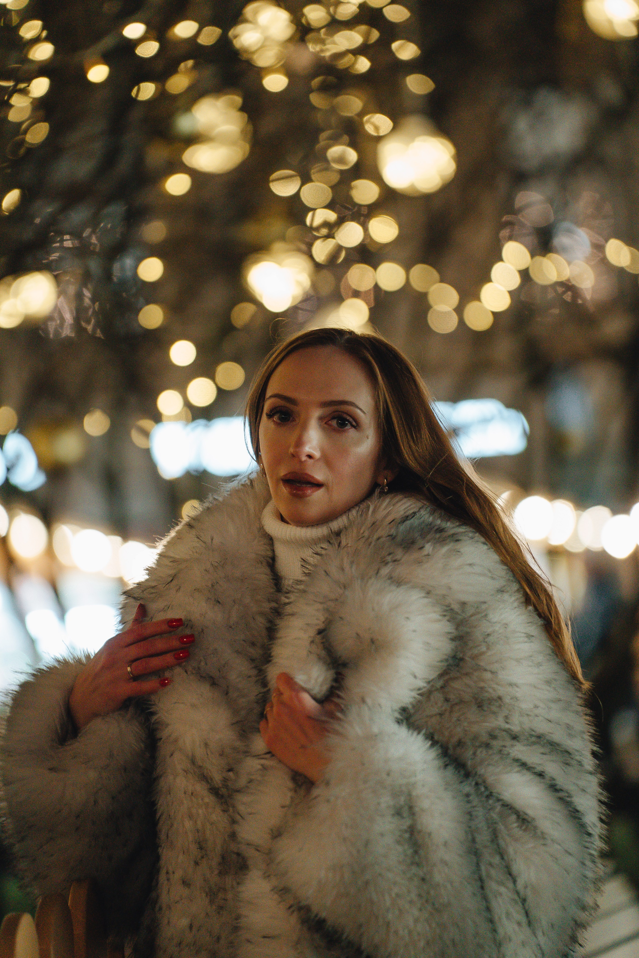 ПРОГУЛКА НА МАНЕЖНОЙ ПЛОЩАДИ ДЛЯ ДЕВУШКИ ПЕРЕД НОВЫМ ГОДОМ (НОВОГОДНЯЯ ФОТОСЕССИИЯ НА МАНЕЖНОЙ ПЛОЩАДИ). Профессиональный фотограф, Санкт-Петербург — Виктория Богомолова