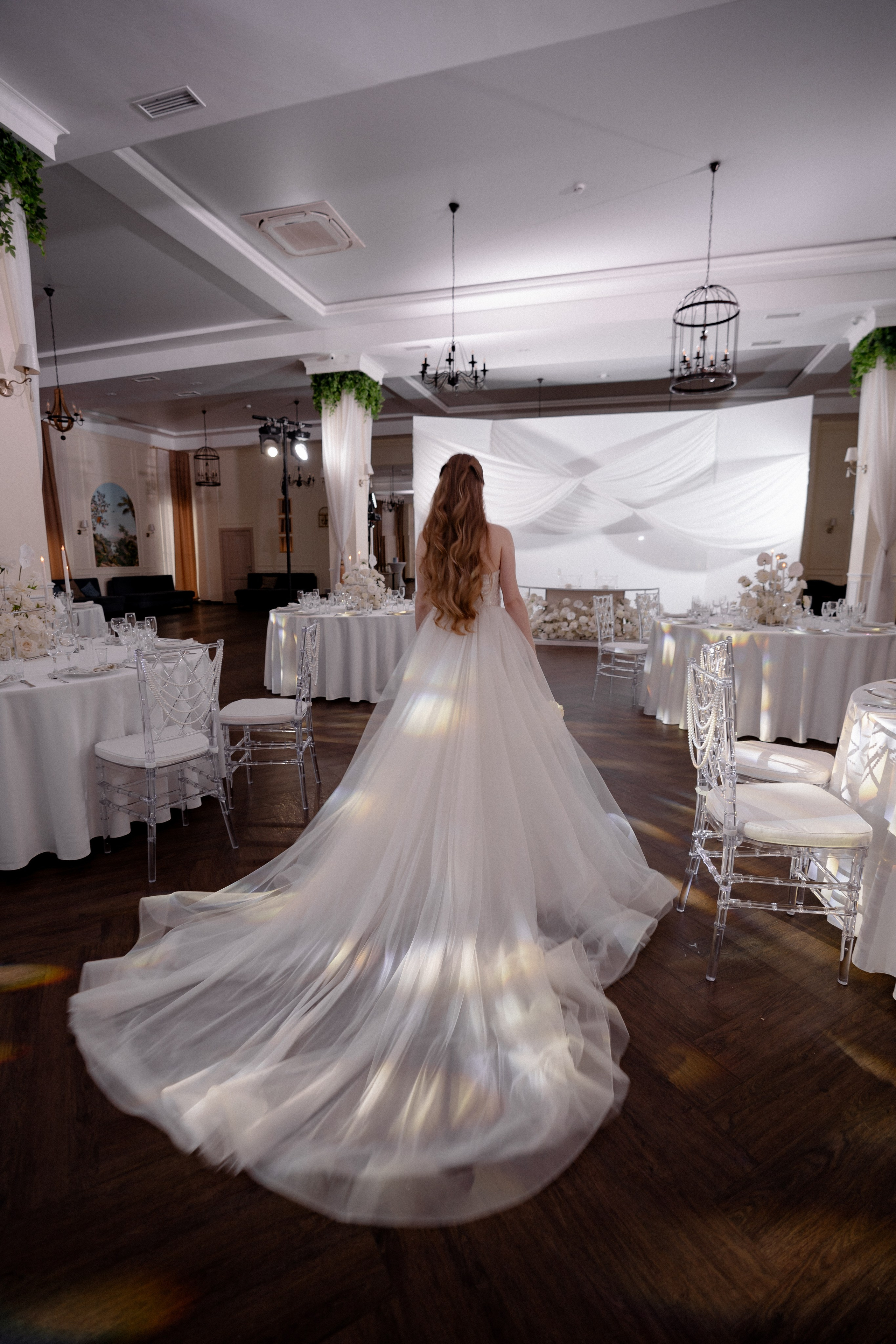 СВАДЕБНАЯ СЬЕМКА СБОРОВ В ОТЕЛЕ И ВЫЕЗД НА ЦЕРЕМОНИЮ (СНЯТО В СИБИРЕ В НИЖНЕВАРТОВСКЕ). Профессиональный фотограф, Санкт-Петербург — Виктория Богомолова