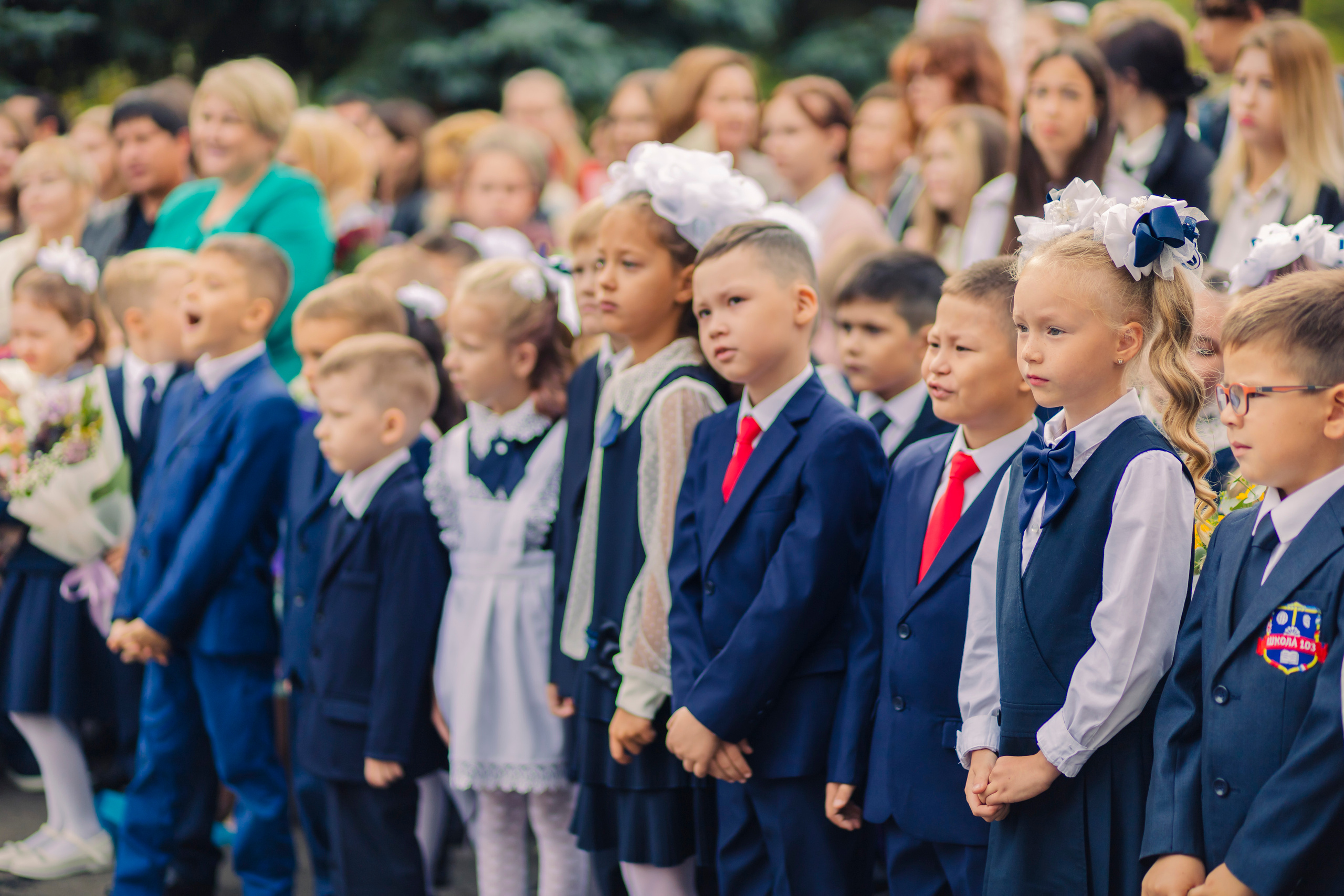 Первое сентября учеников 103 школы г. Уфы. Фотограф Каримов Виктор