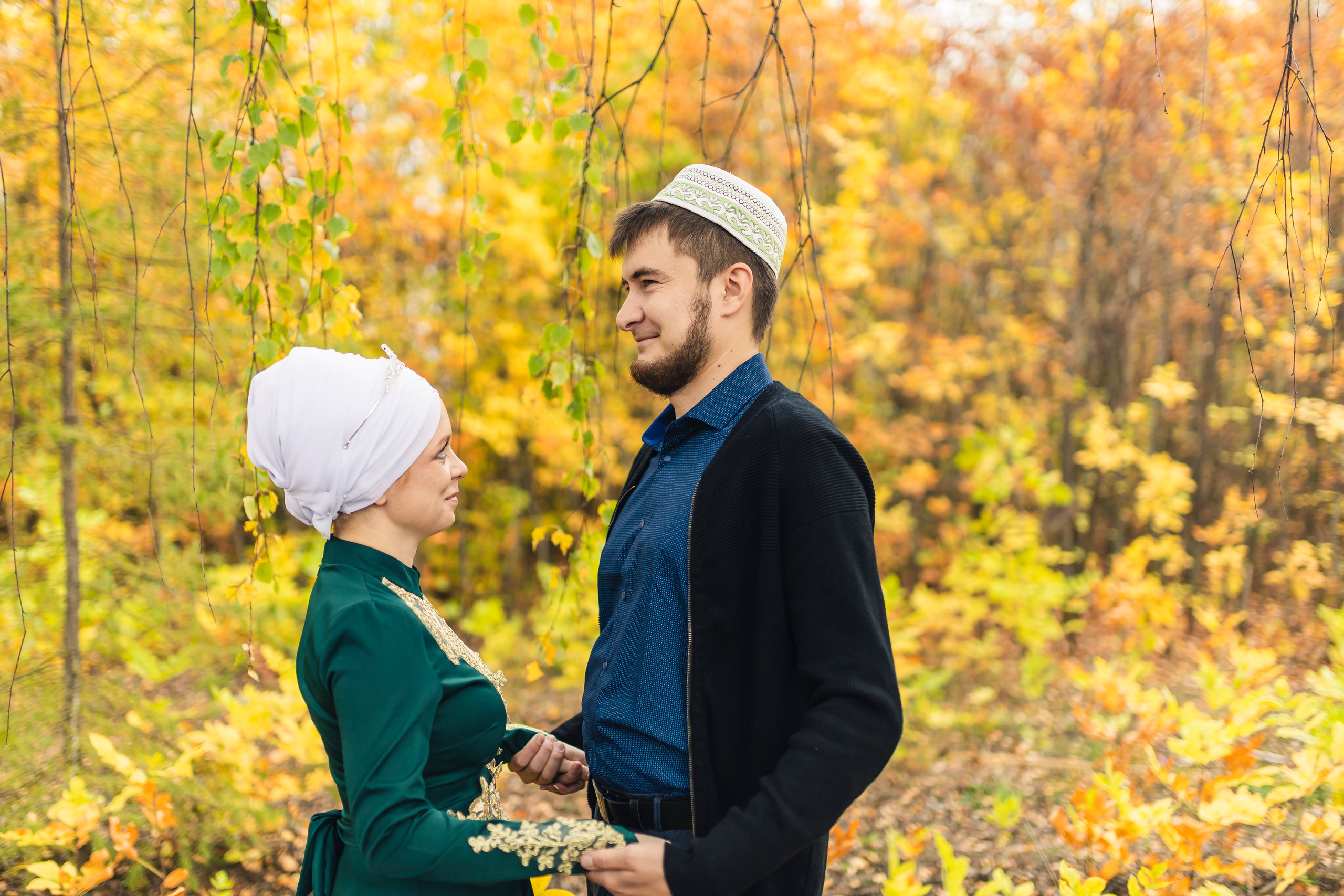 Фото в золотой листве 