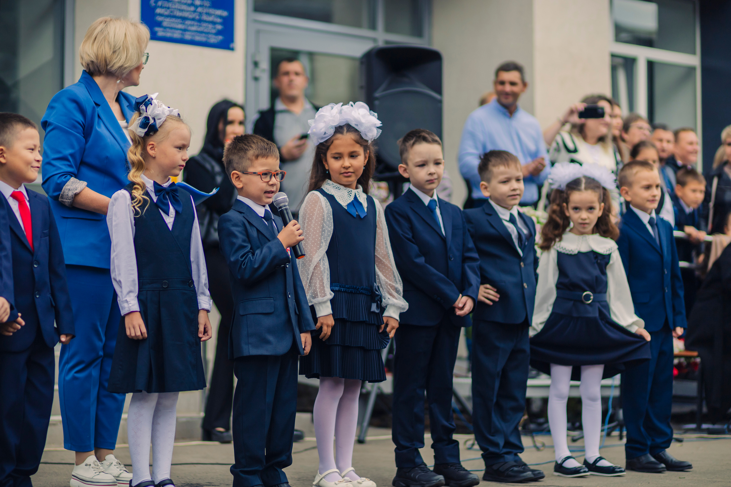 Первое сентября учеников 103 школы г. Уфы. Фотограф Каримов Виктор