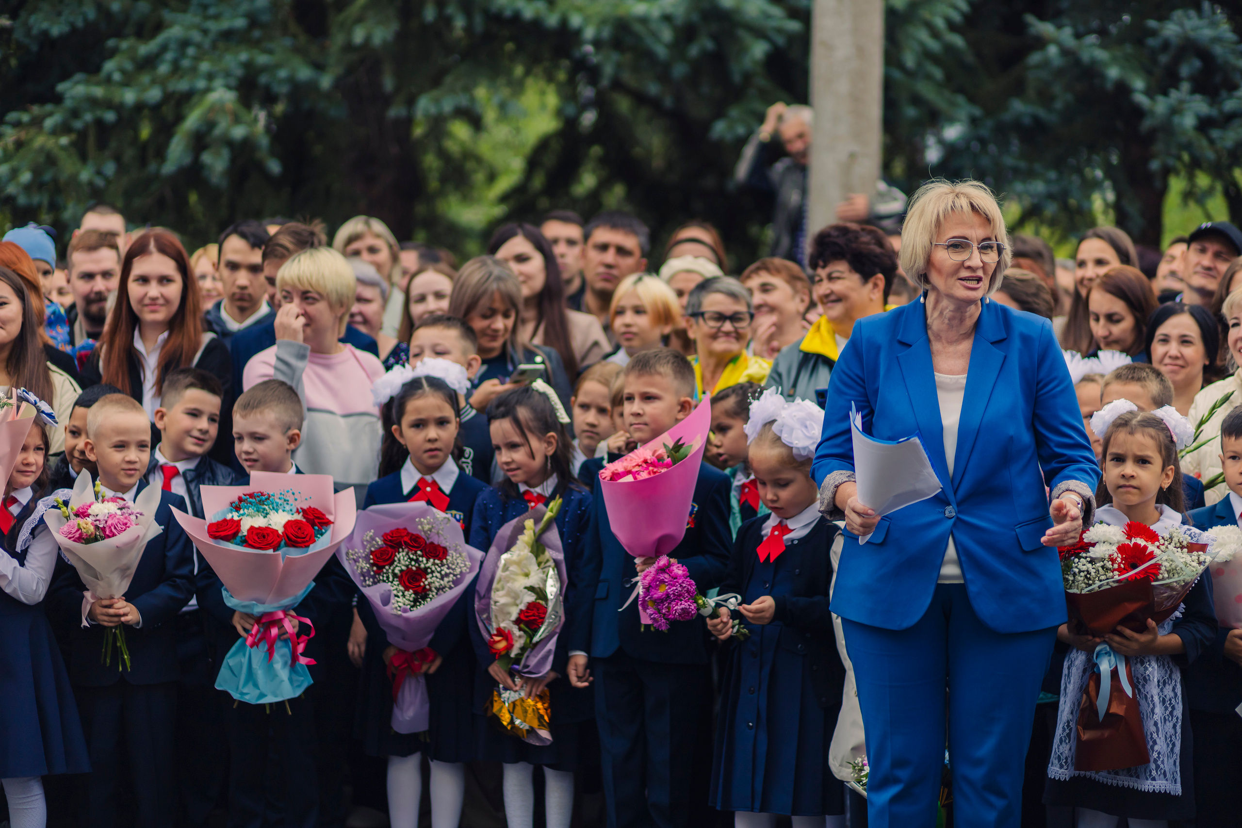 Первое сентября учеников 103 школы г. Уфы. Фотограф Каримов Виктор