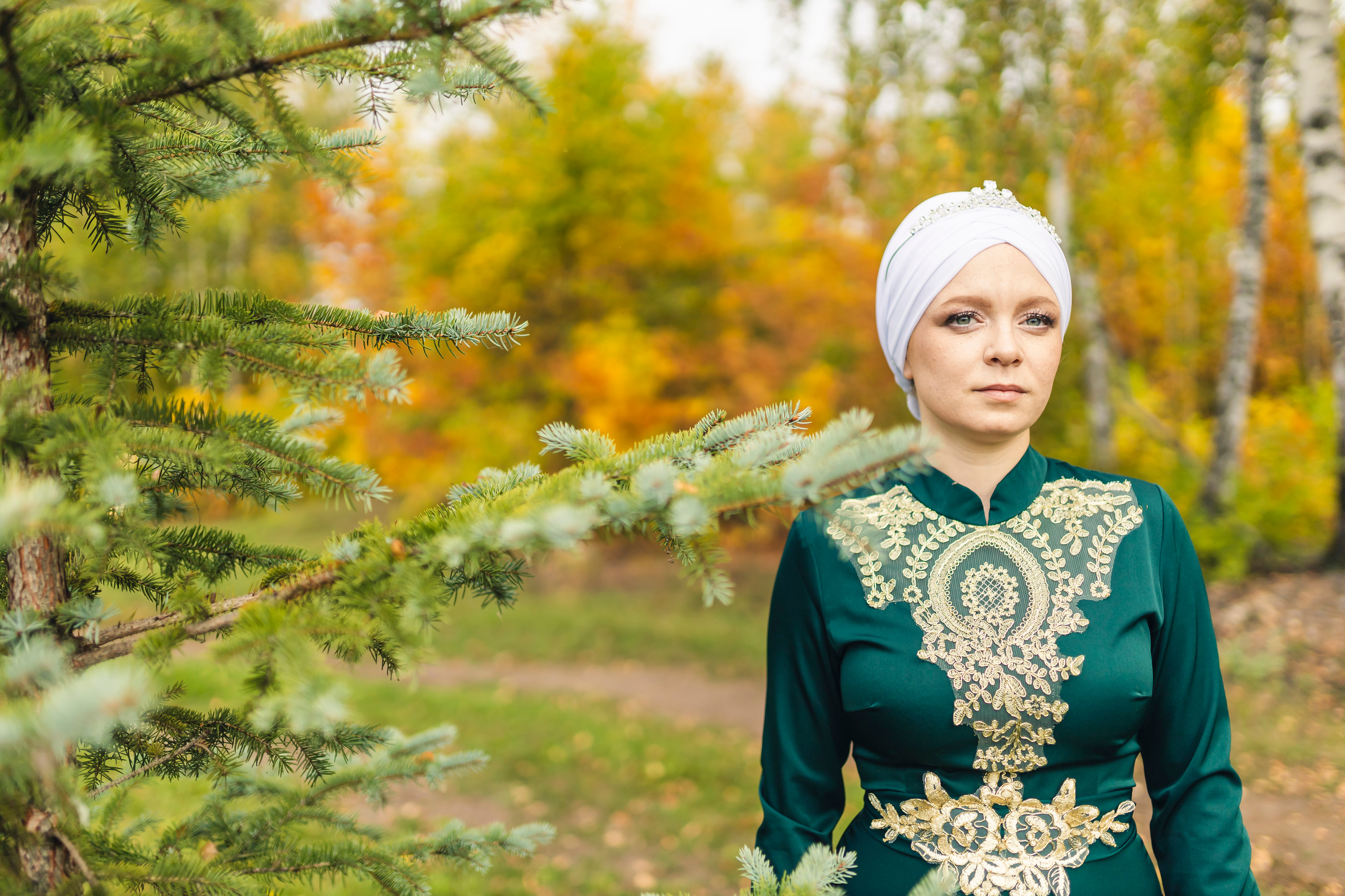 Девушка в осенней фотосессии 