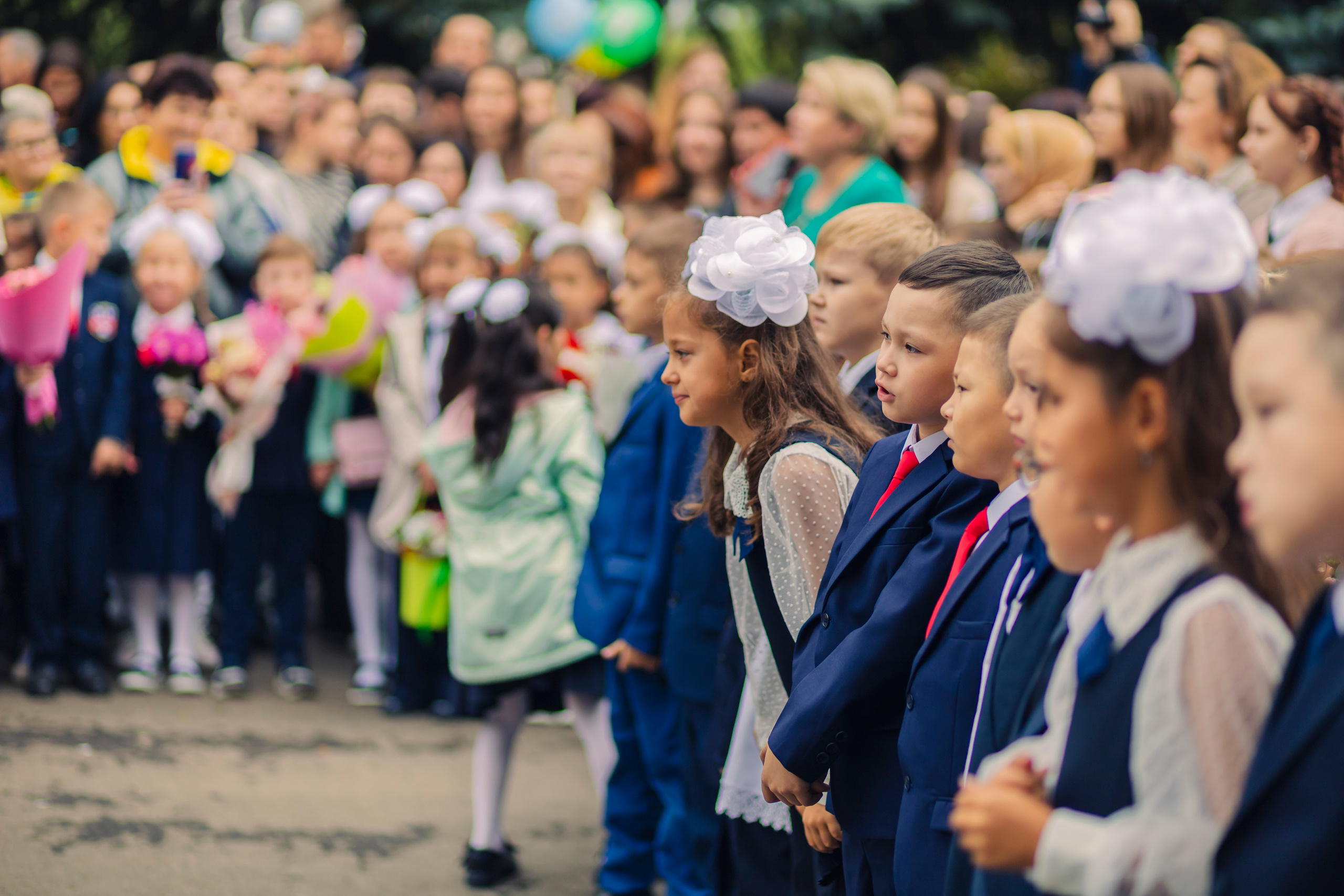 Первое сентября учеников 103 школы г. Уфы. Фотограф Каримов Виктор