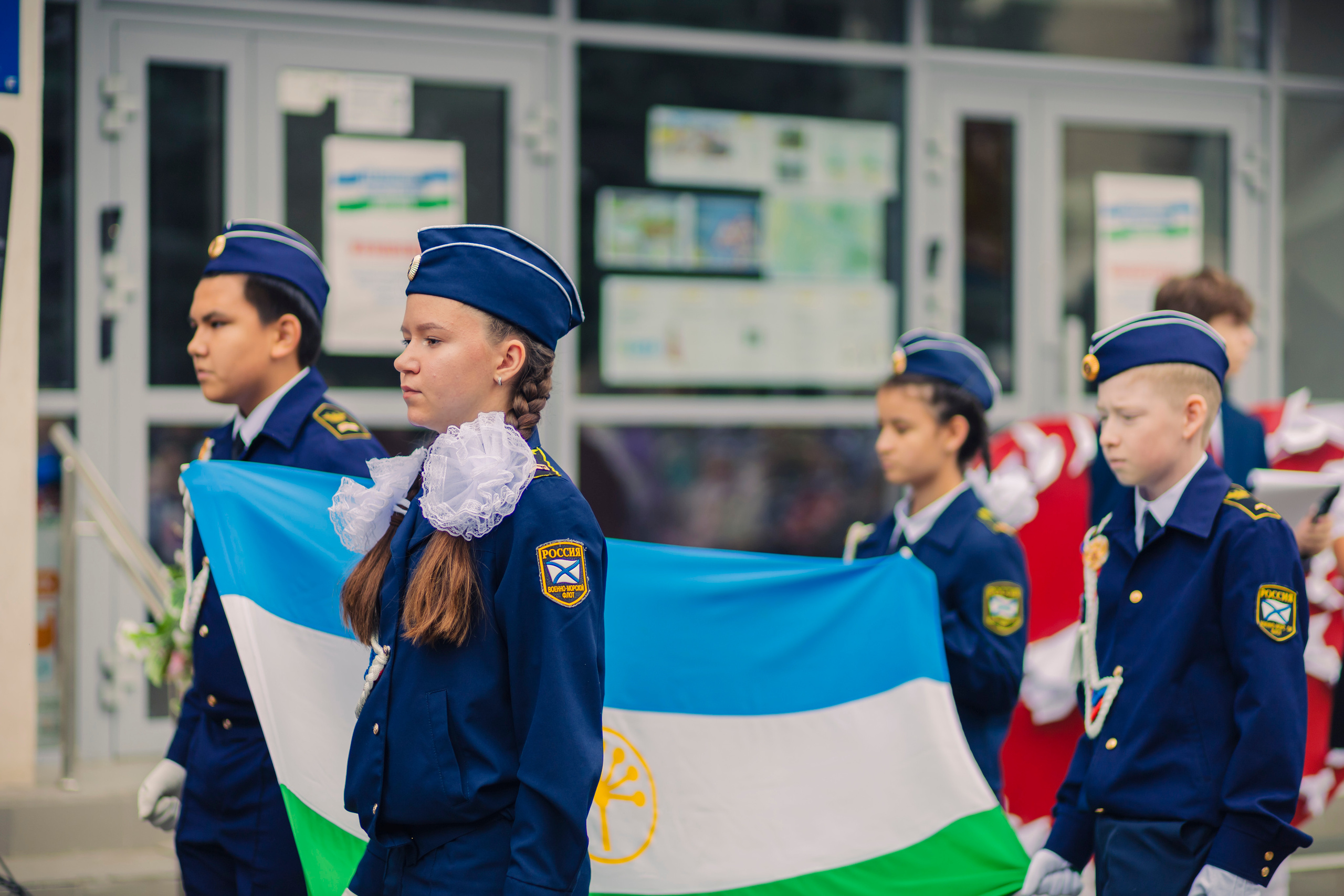 Первое сентября учеников 103 школы г. Уфы. Фотограф Каримов Виктор