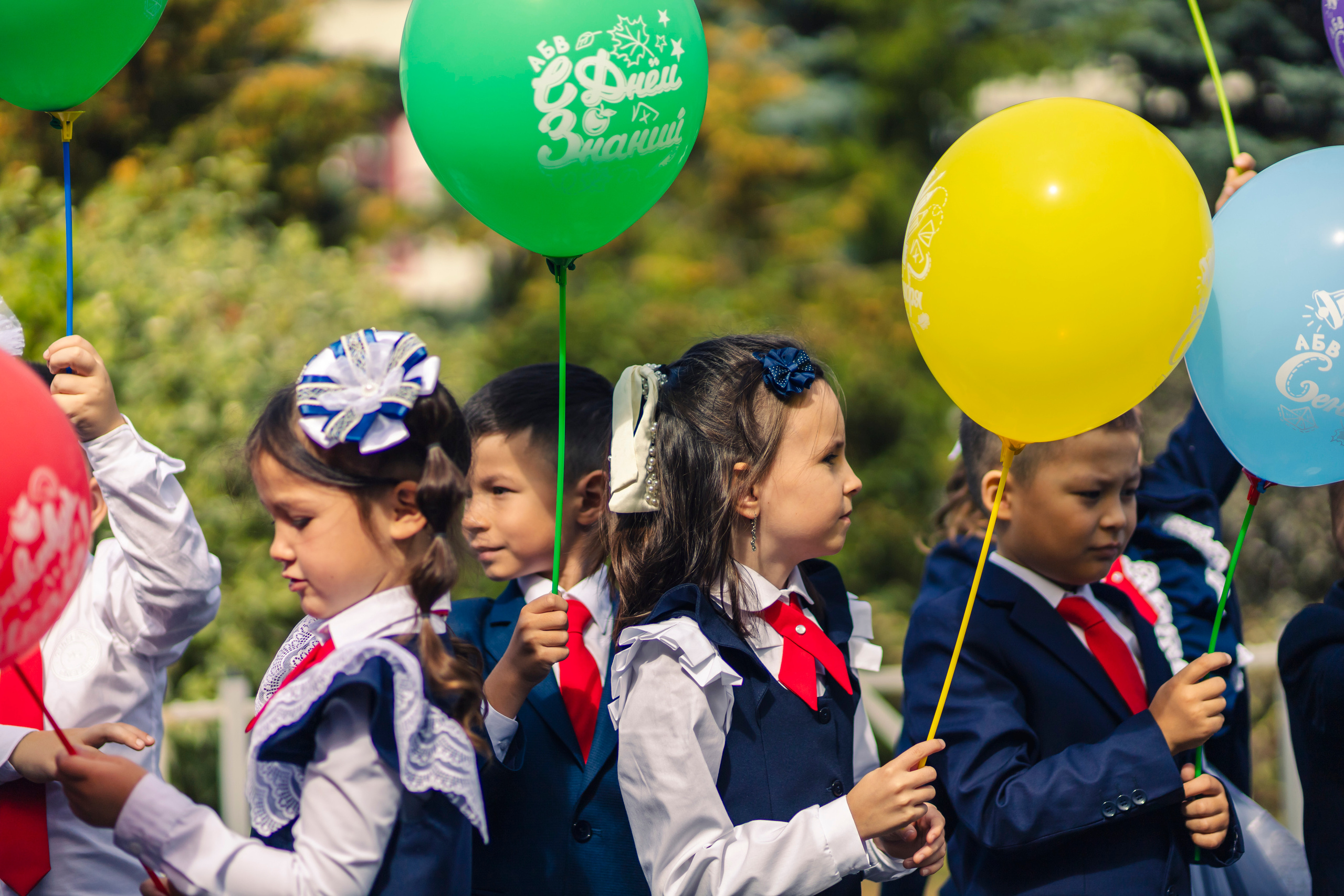 Первое сентября учеников 103 школы г. Уфы. Фотограф Каримов Виктор