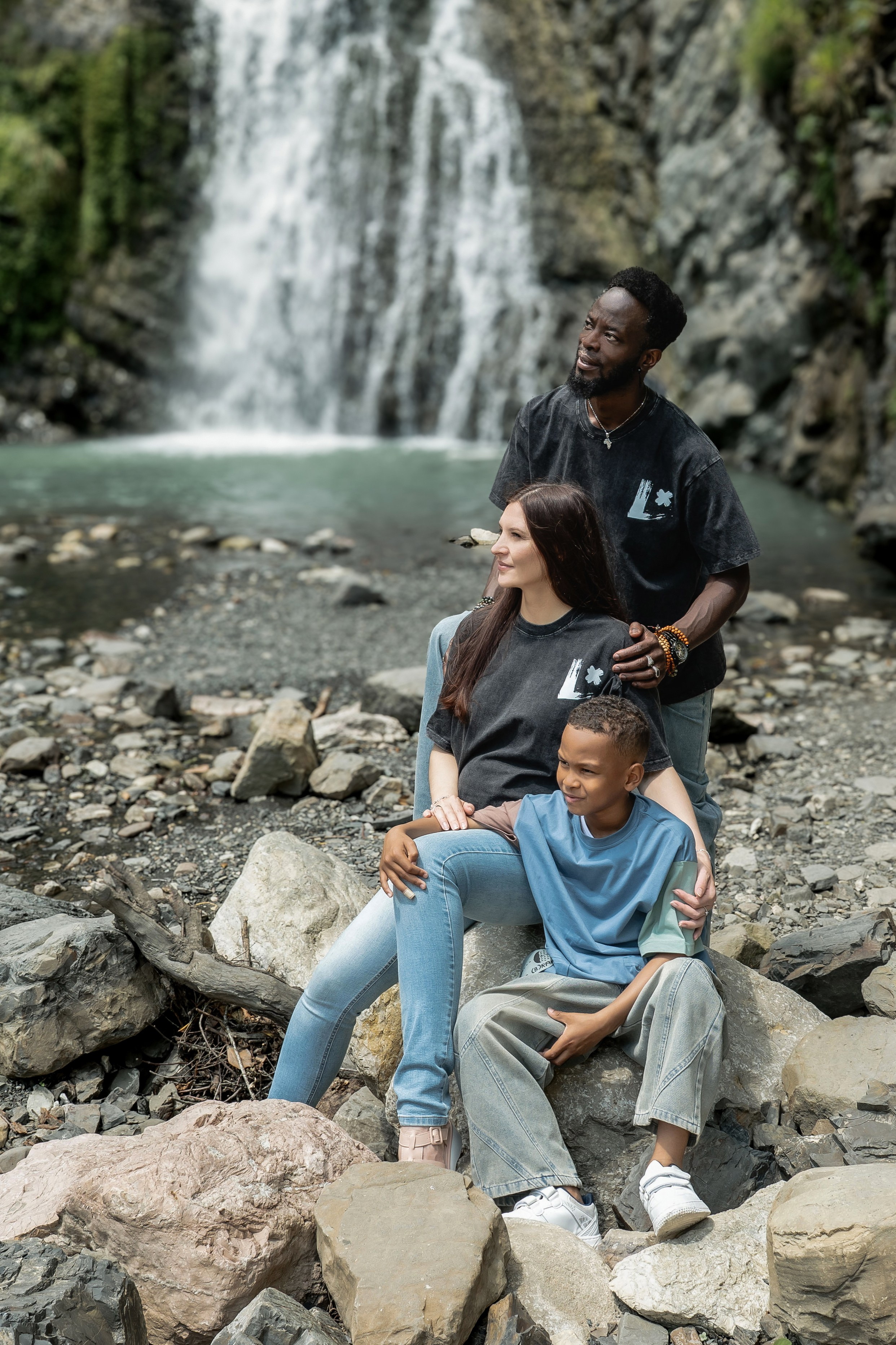 Тьерри и Светлана у реки. Наталья Слесаренко фотограф в Сочи
