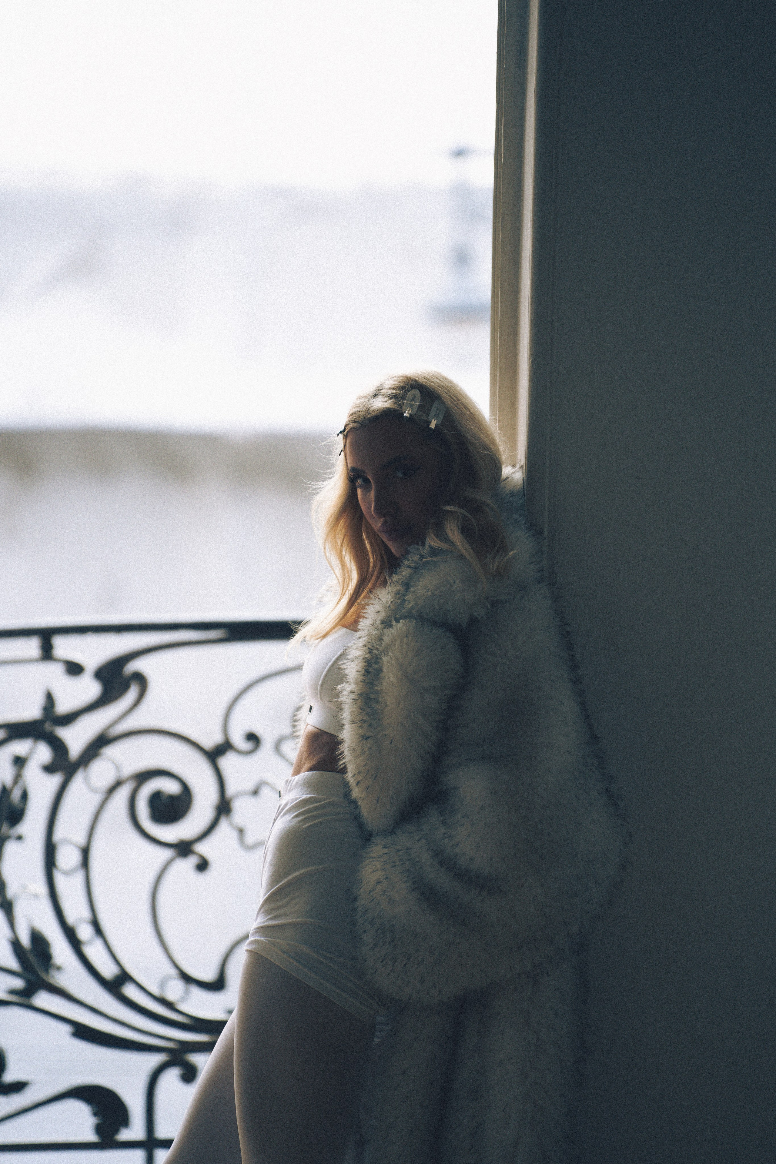 МИНИМАЛИЗМ В СТУДИИ НА ЧЕРНЫШЕВСКОЙ В СТУДИИ С БАЛКОНОМ. Профессиональный фотограф, Санкт-Петербург — Виктория Богомолова