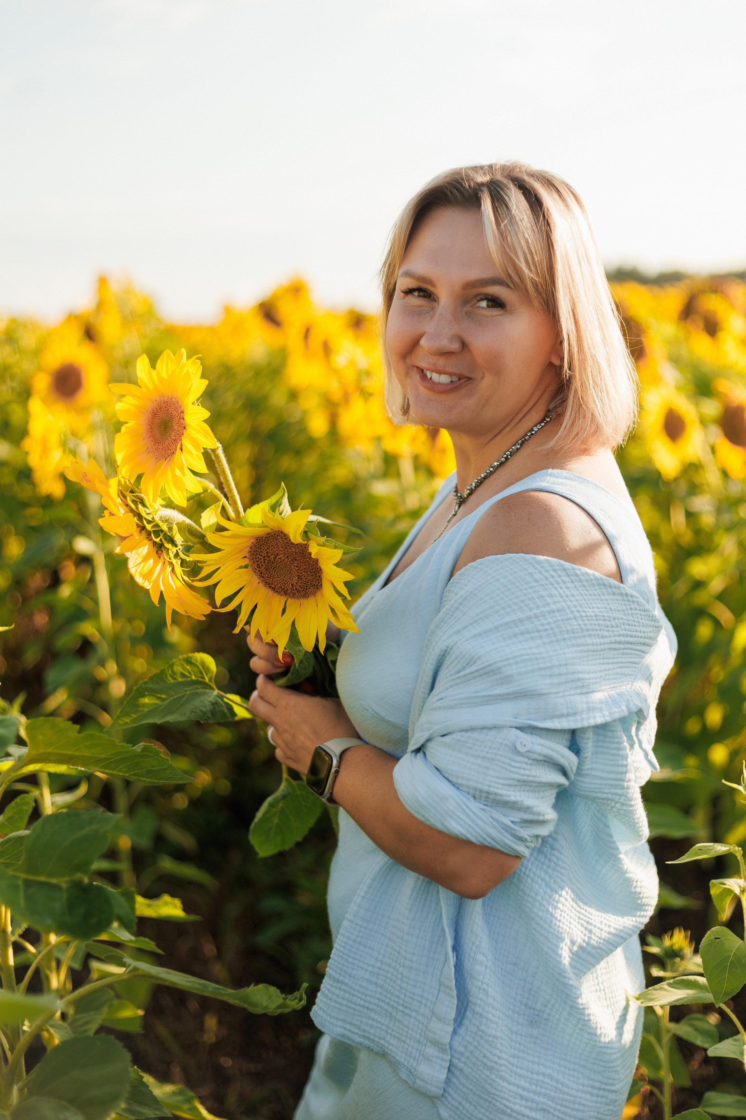 В поле подсолнухов. Семейный фотограф г. Тюмень