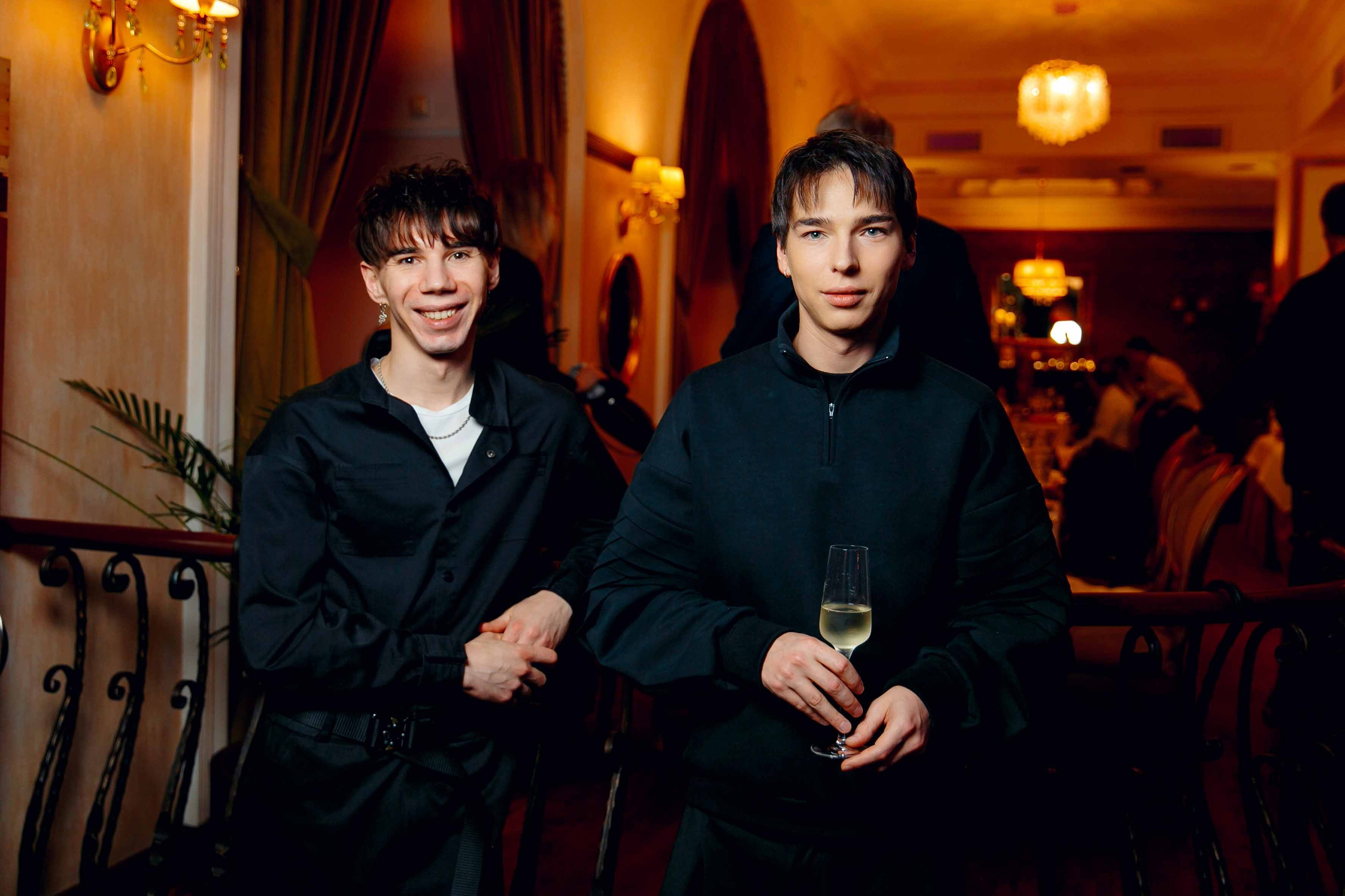 Вечер в «Дежавю». Ваш репортажный фотограф Артемий Антонов