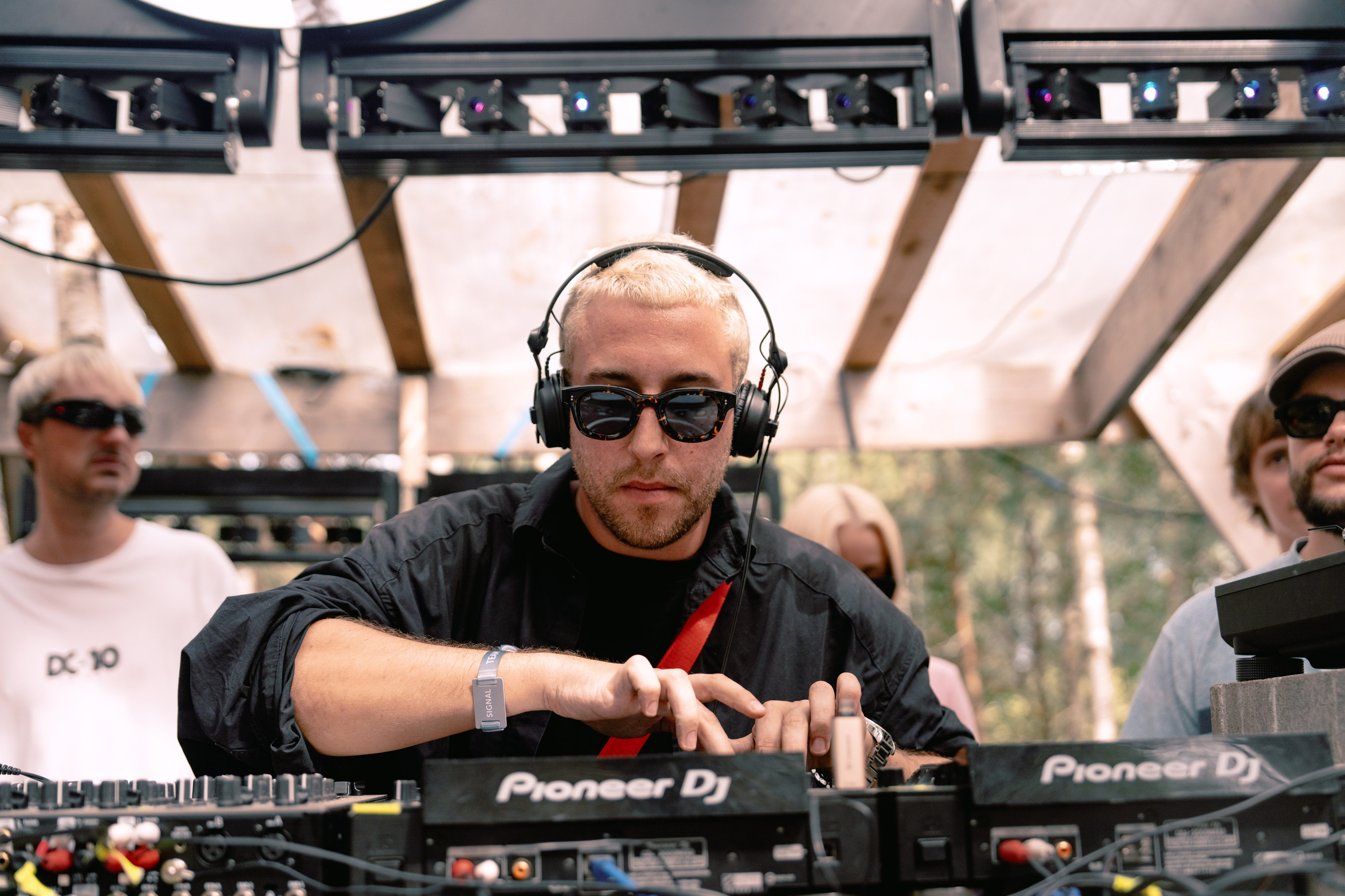 Signal 2024. @tomrus: Рустам Шагиморданов — фотограф