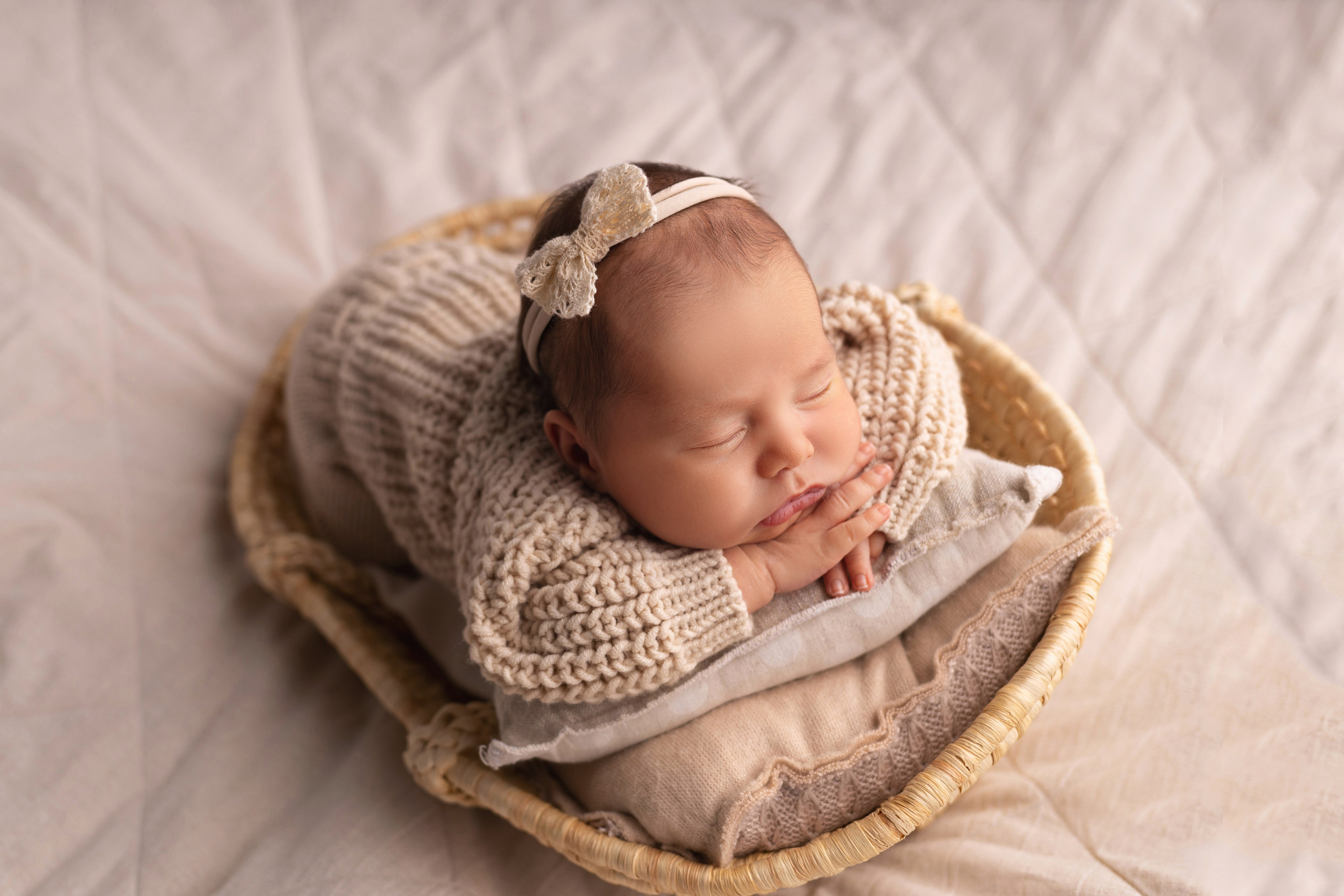 Newborn съемка в стиле Лайф. Фотограф новорожденных малышей в Омске и Омской области Эльвира Камаева