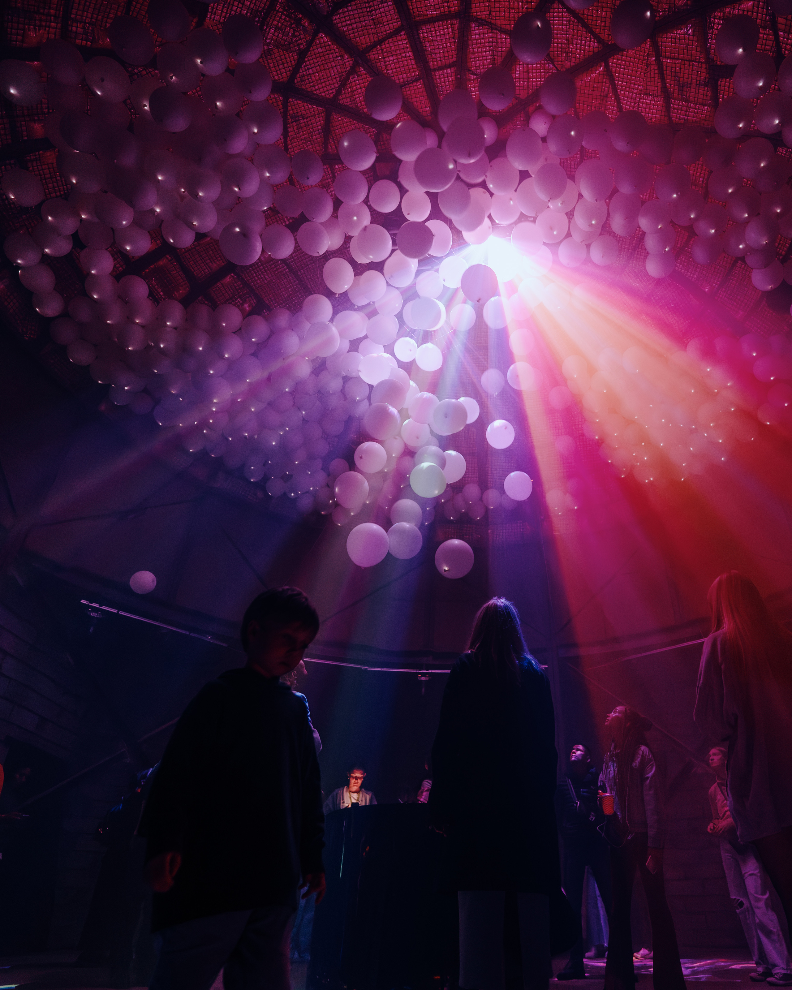 NEWTON, SILA SVETA. @tomrus: Рустам Шагиморданов — фотограф