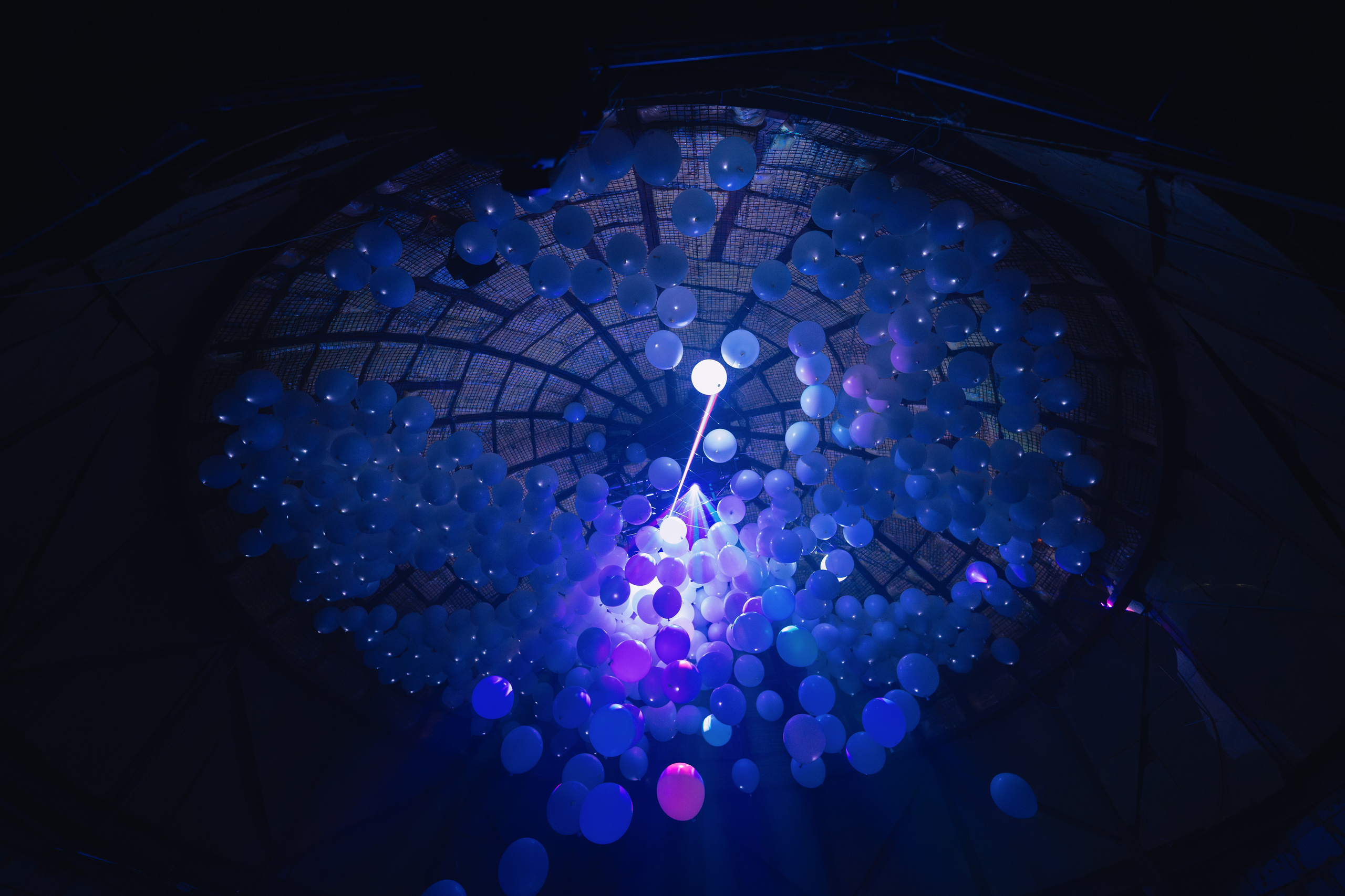 NEWTON, SILA SVETA. @tomrus: Рустам Шагиморданов — фотограф