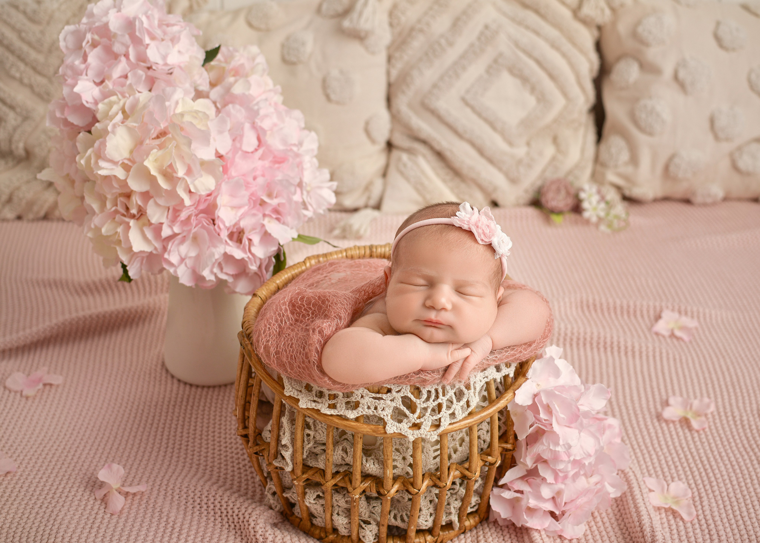 Мира 8 дней. Фотограф новорожденных Краснодар Малышенко Надежда