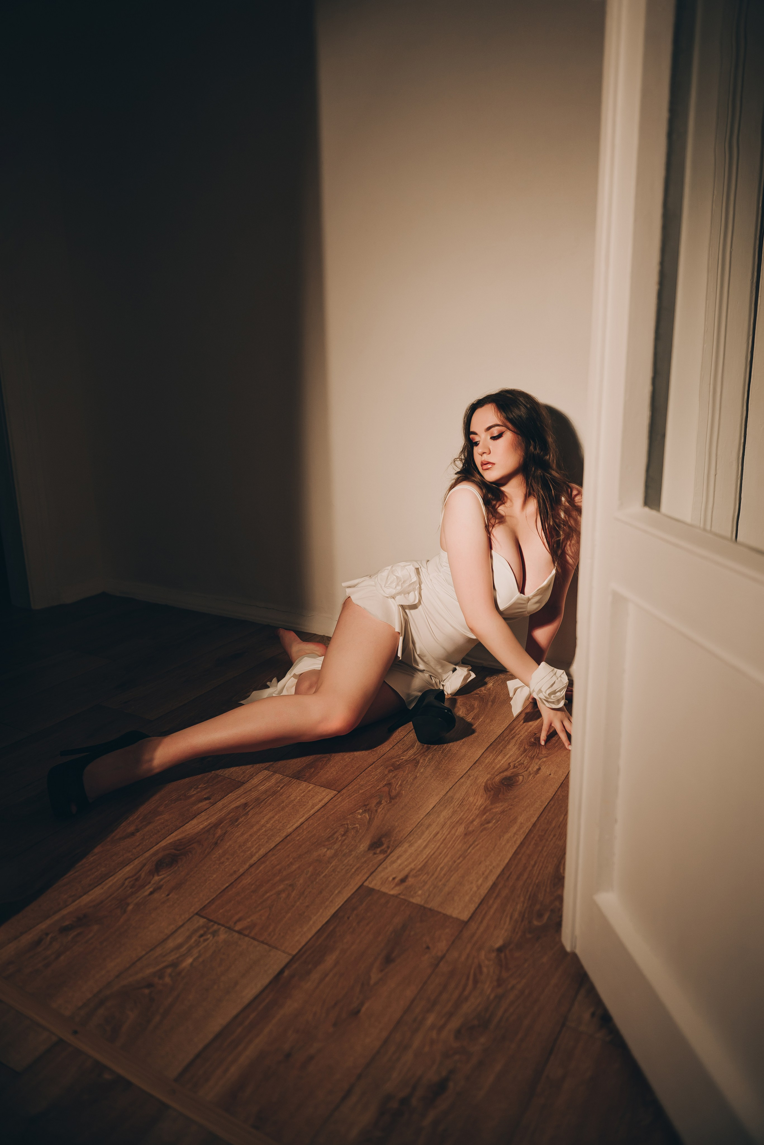Женская фотосессия в элегантном платье в г. Кемерово