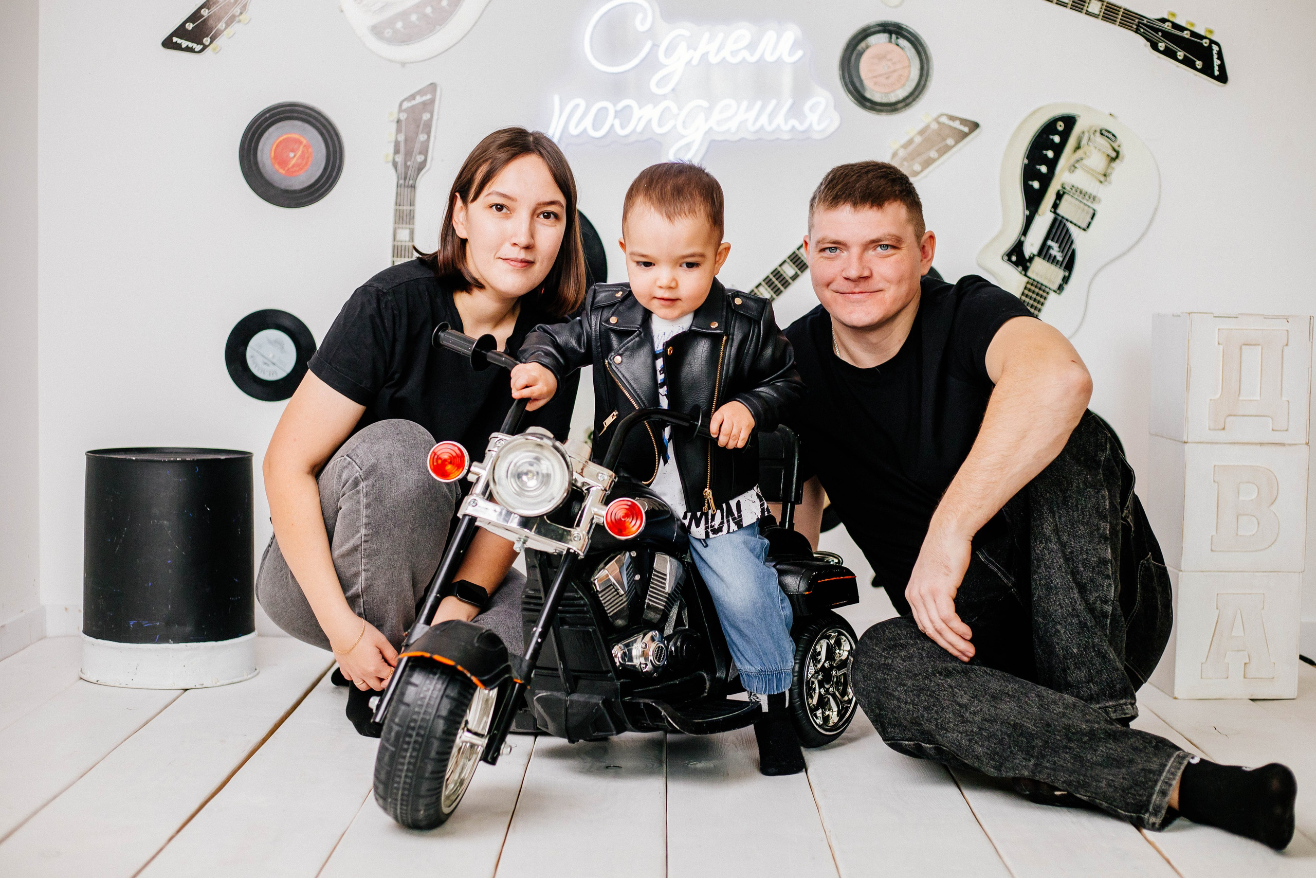 Лев с семьей. Рыжова Тамара