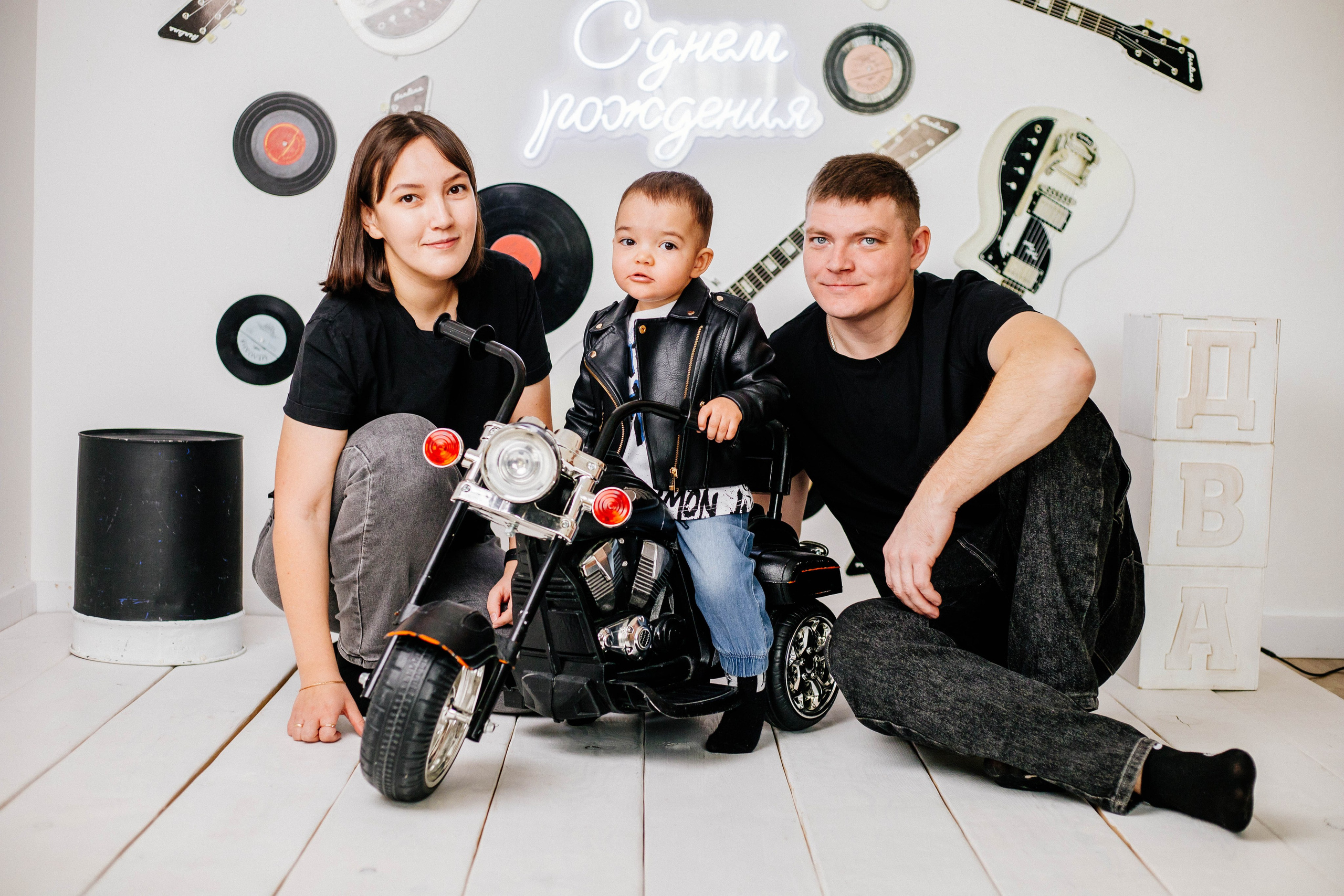 Лев с семьей. Рыжова Тамара