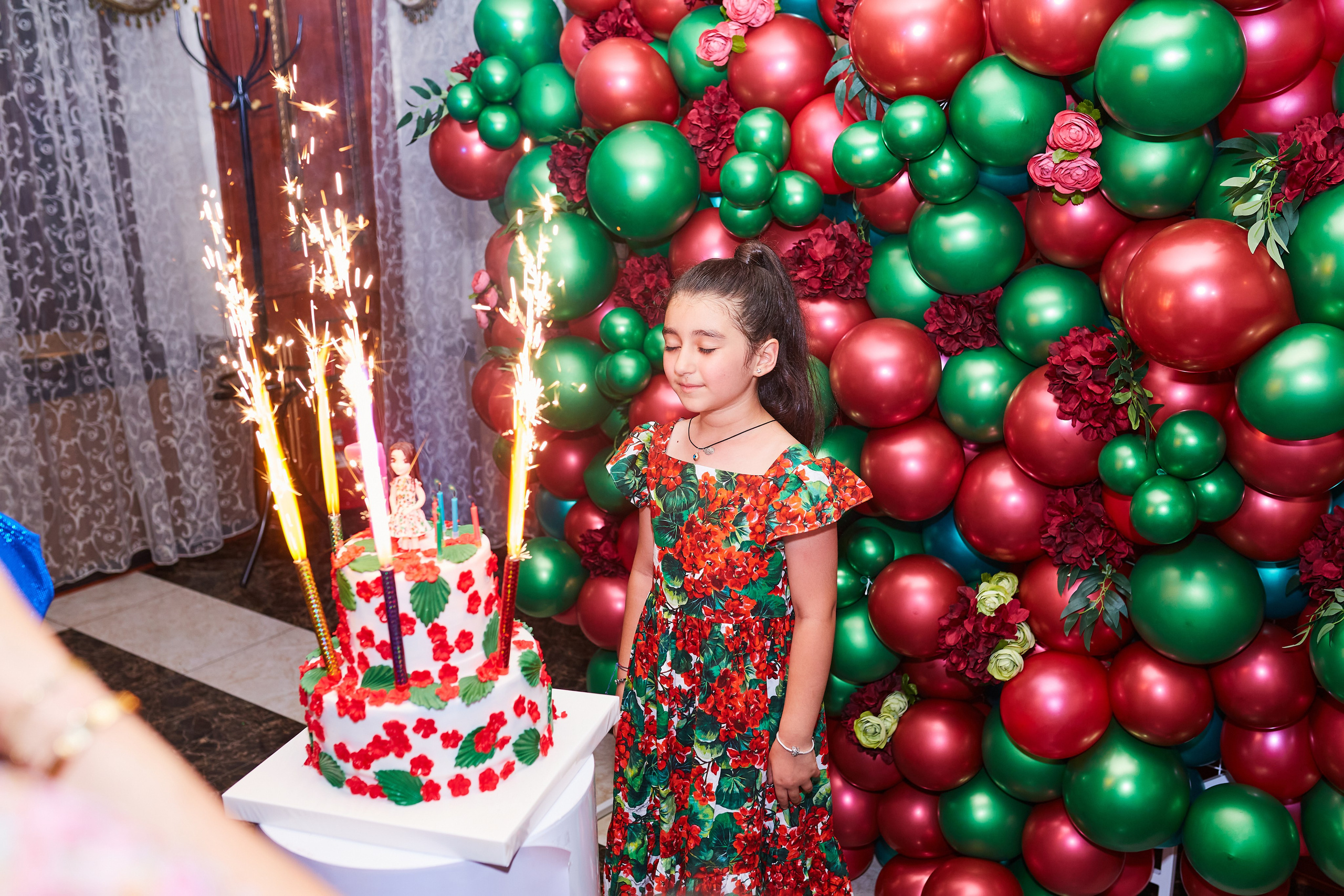 Детский День рождения с салютом, фокусником и тиктокерами, конечно же. Кокорин Евгений Фотограф