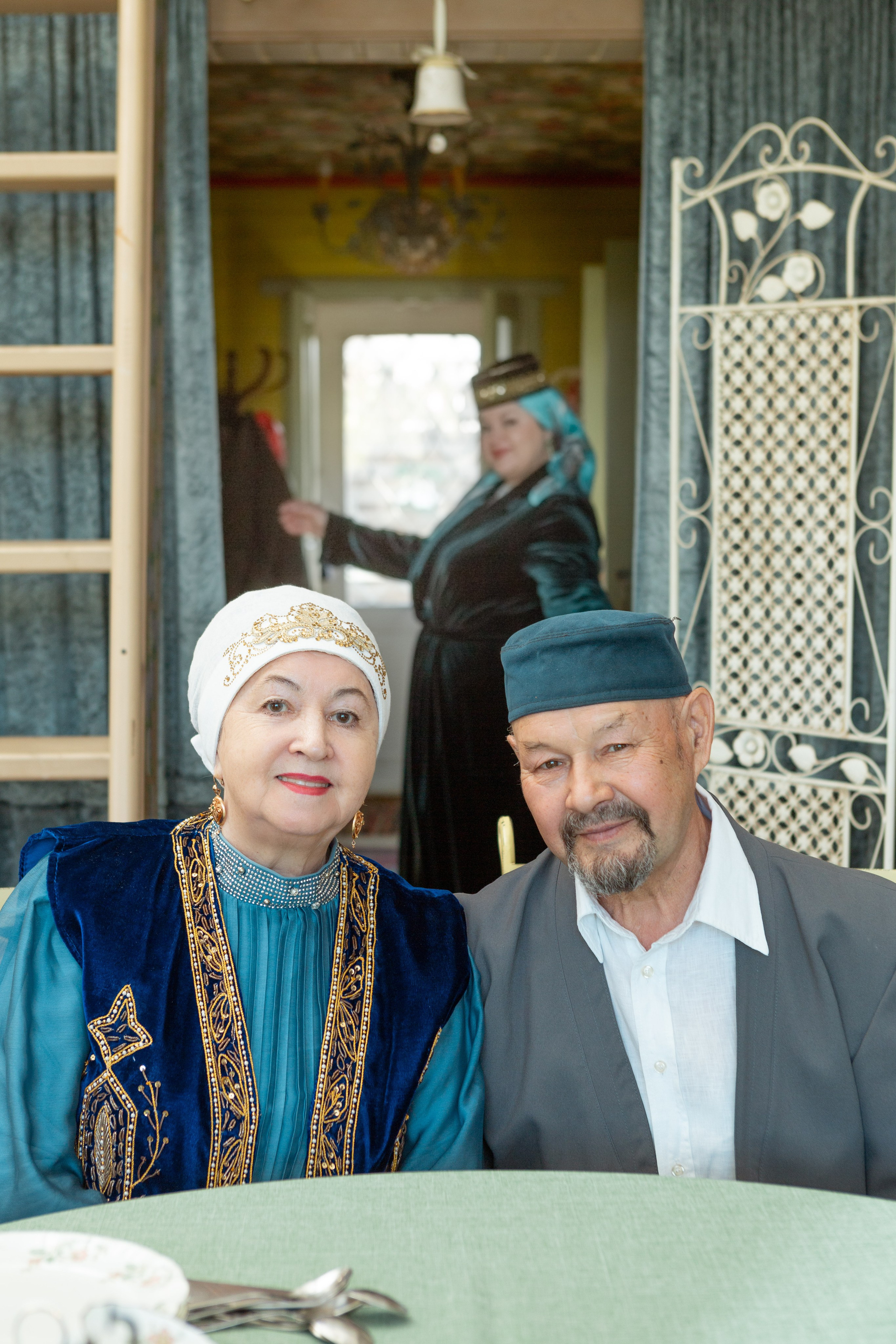 Семейная фотосессия в татарском и европейском стиле. Рекламный, предметный, репортажный, семейный фотограф и художник в Москве