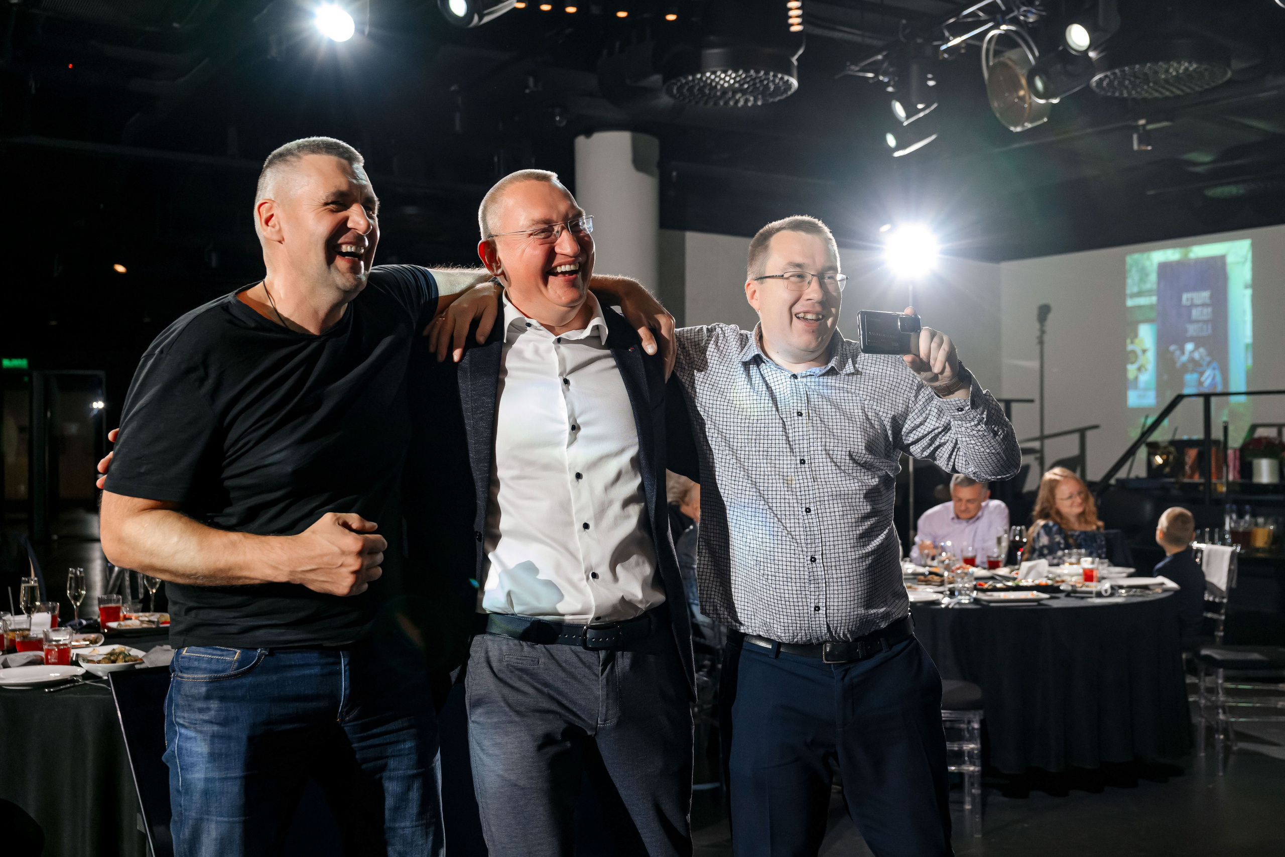 Happy Birthday. Максим Комаров — Профессиональный фотограф