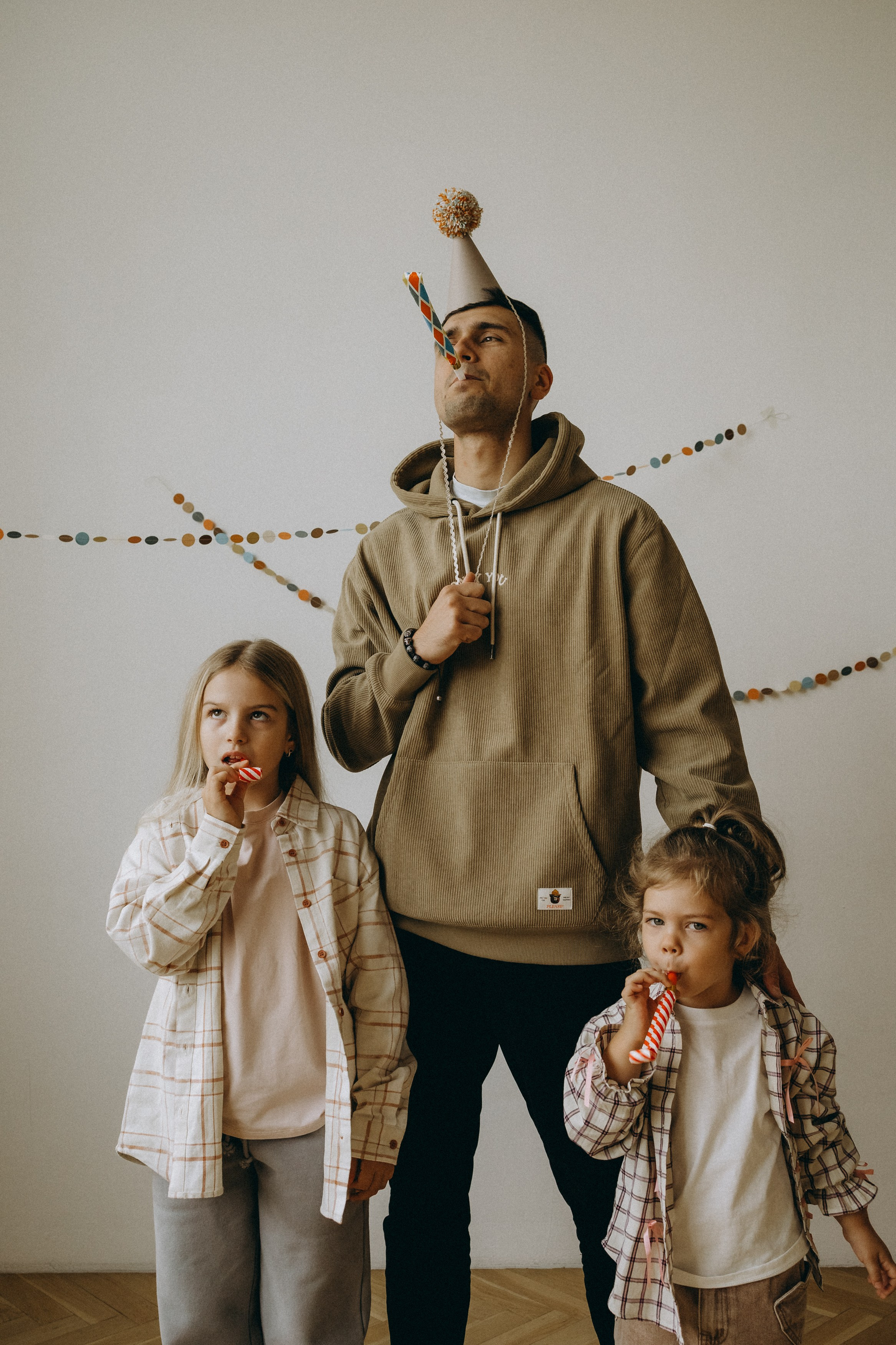 Антон, Алиса, Аня. Главная