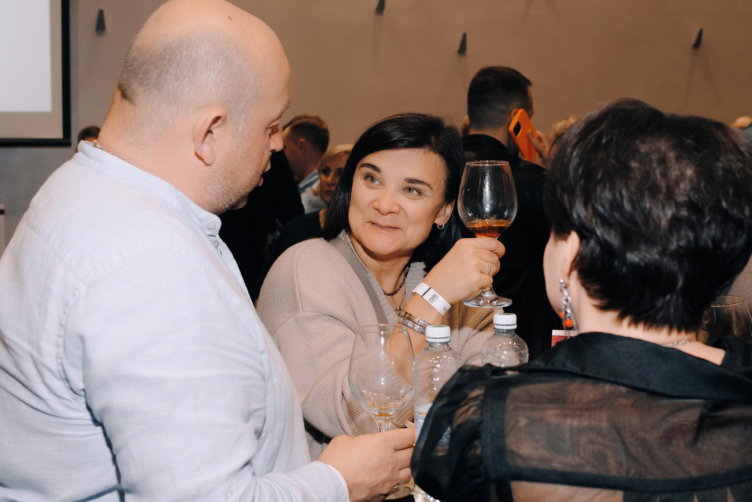 ФЕСТИВАЛЬ ВИНА И КРЕПКИХ НАПИТКОВ МАВТ-ВИНОТЕКА. Репортажный фотограф Зуев Роман г. Челябинск