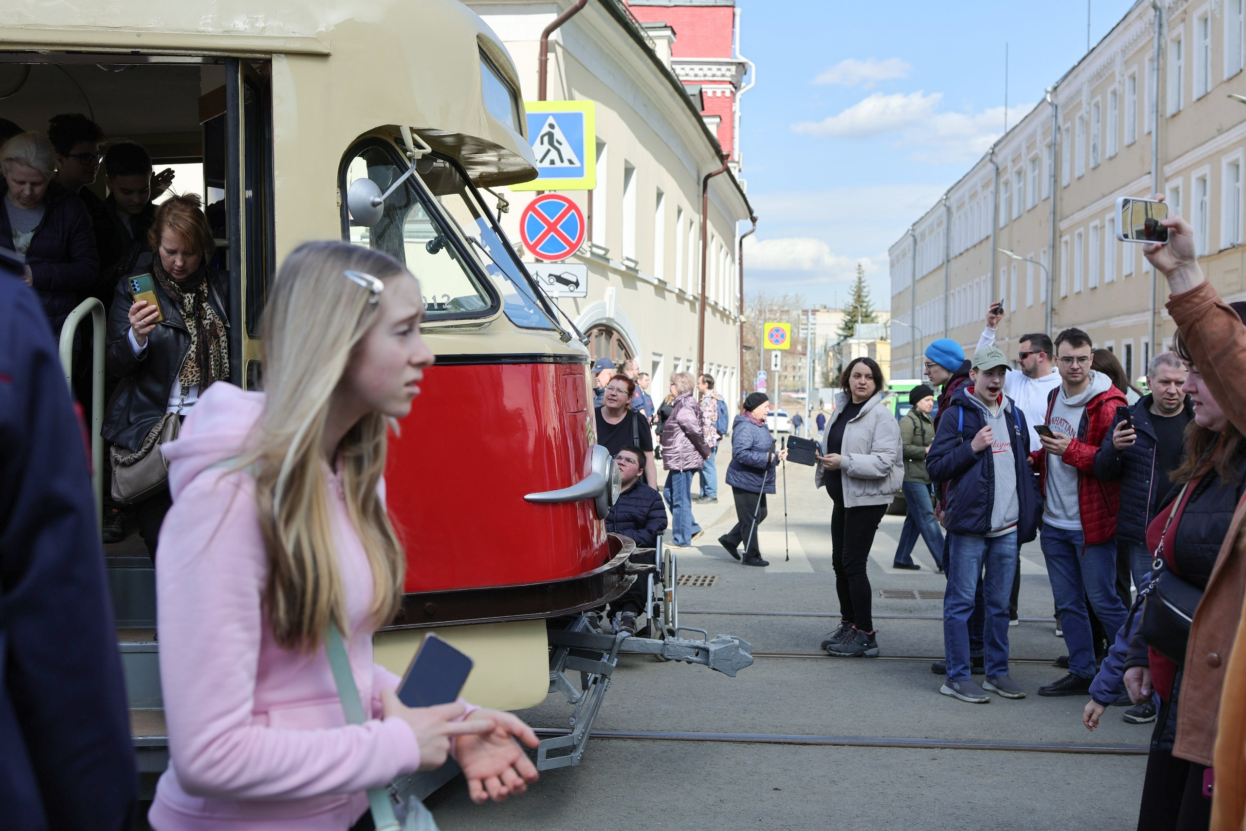 Парад трамваев. Репортажный, архитектурный, театральный и файн-арт фотограф Лена Мельникова в Москве