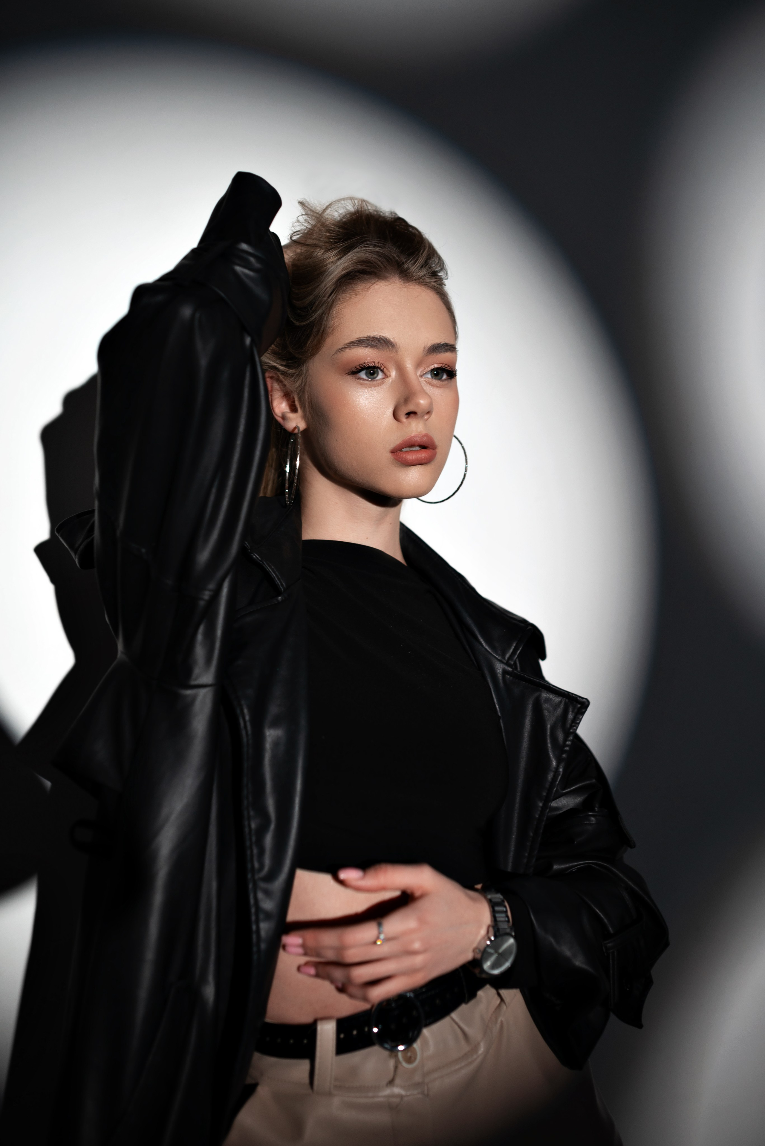 Фотосъемка в белье и черном плаще. Фотограф в Витебске Сергей Томашев