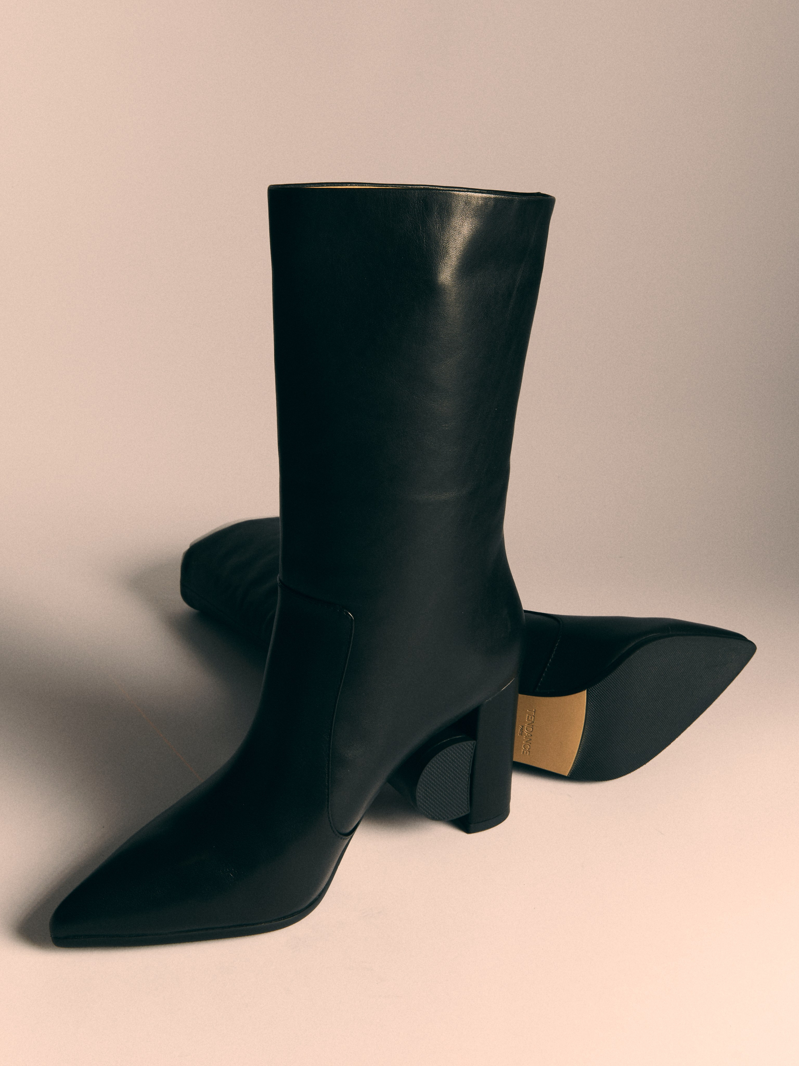 Предметный фотограф в Москве Евгений Шубин