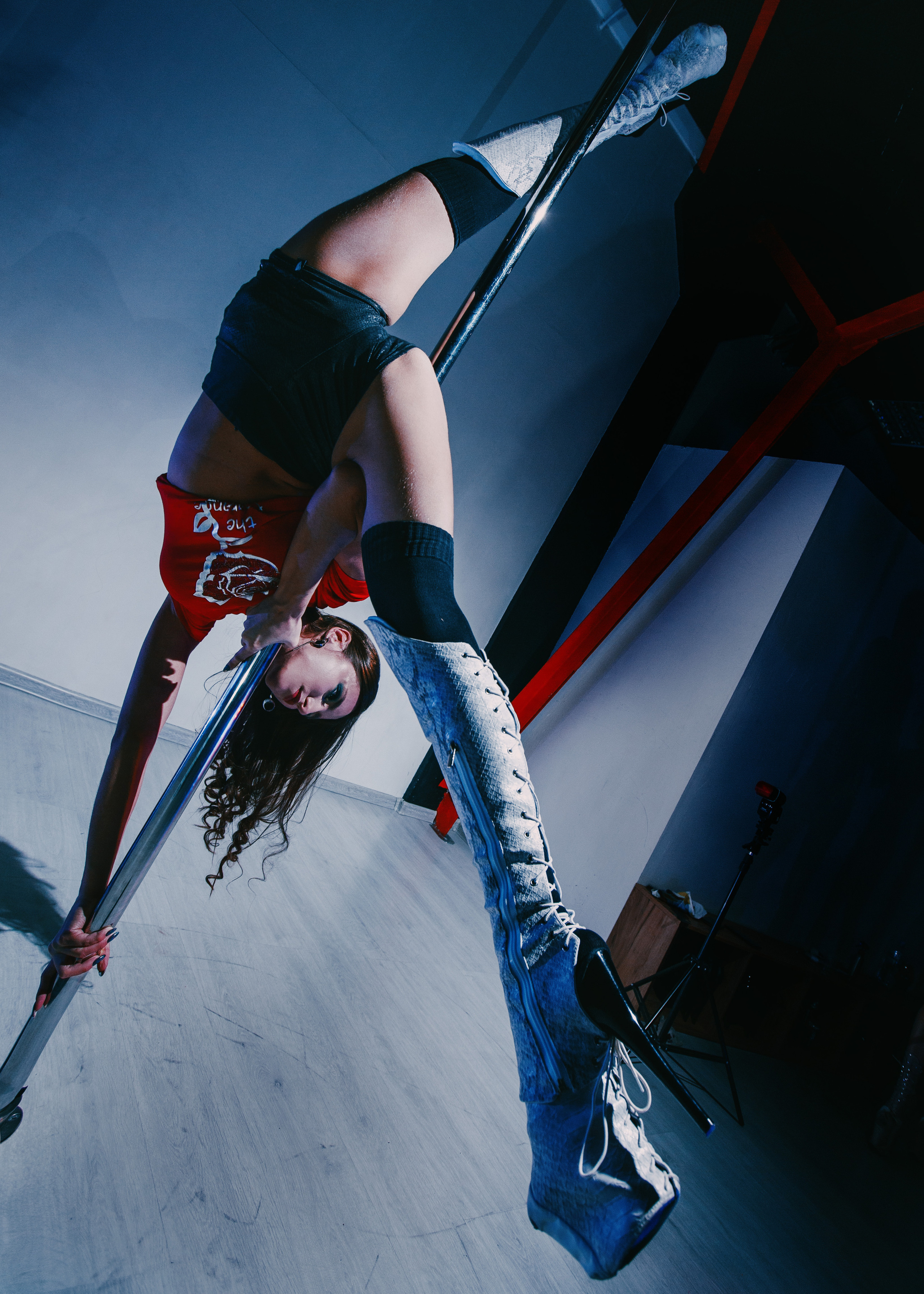 Diesel-Studio. Спасибо за проявленный интерес к моему творчеству! Меня зовут Россохат