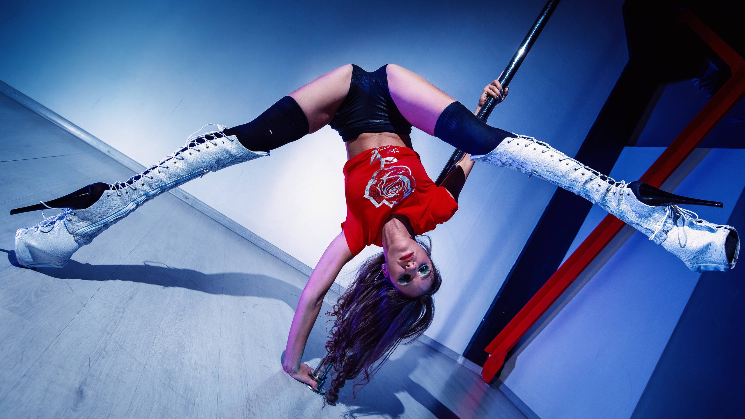 Diesel-Studio. Спасибо за проявленный интерес к моему творчеству! Меня зовут Россохат