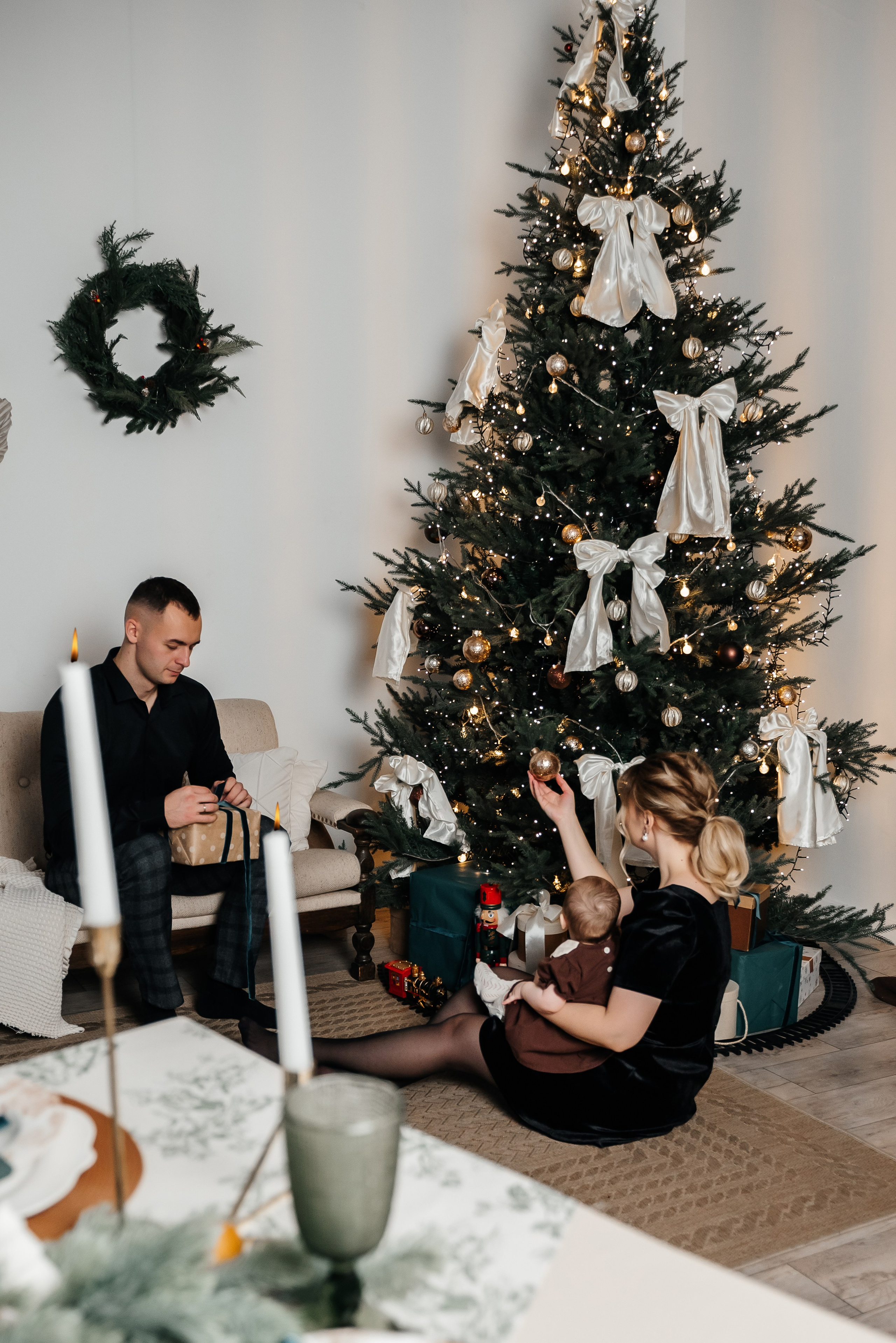 Мама, папа и маленькая принцесса (студия Молоко, зал Милена). Фотограф в Дзержинске Наташа Баева