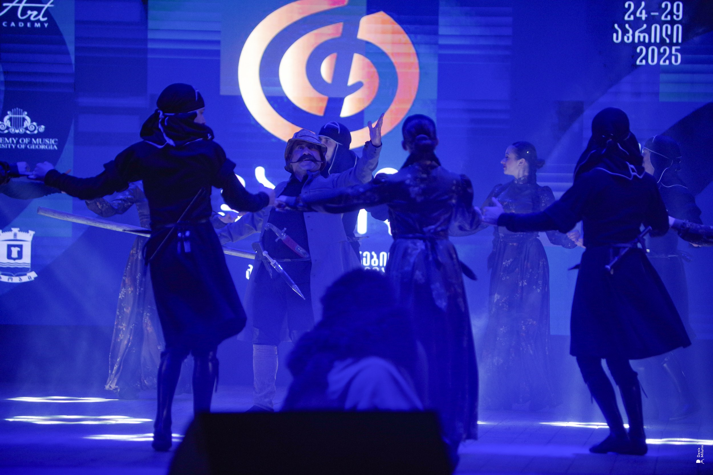 Танцы в Хоби. Портретный фотограф Денис Милютин