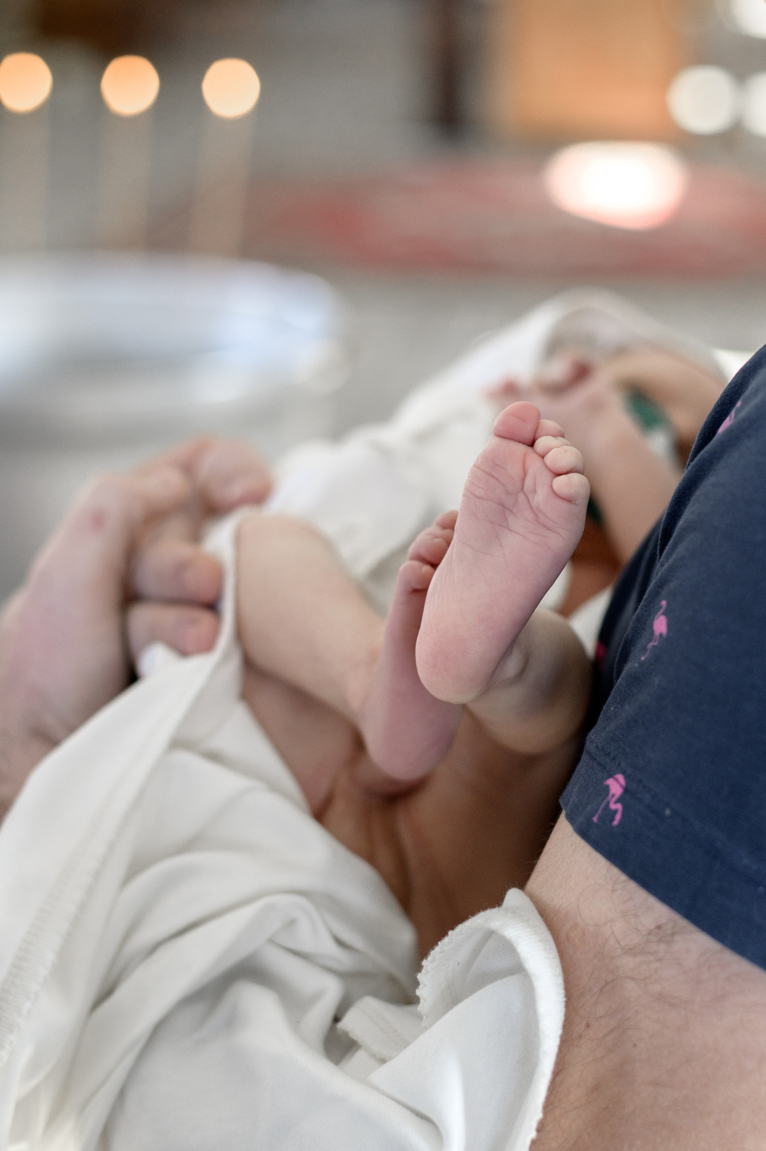 крупным планом детские ножки 