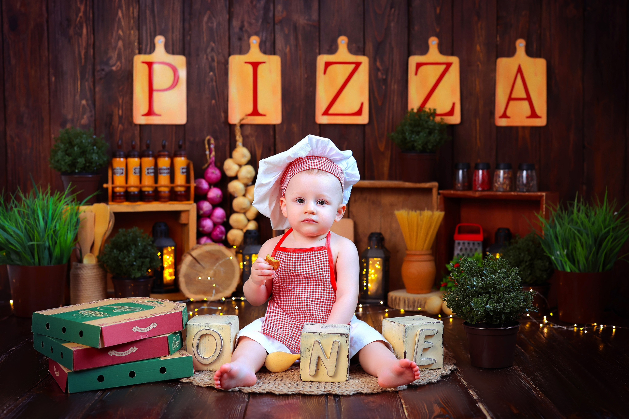 Малышки Антураж