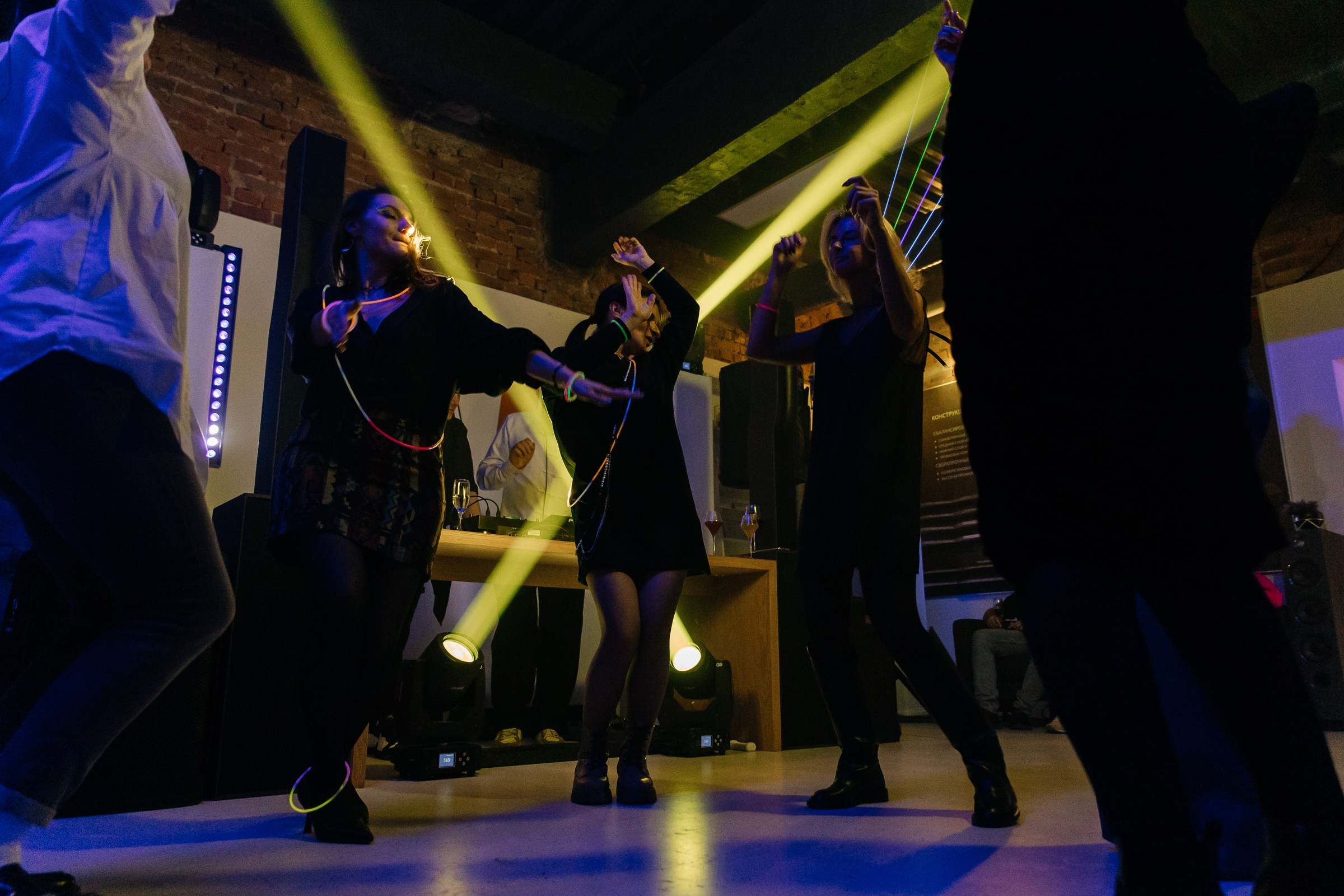 Вечеринка в Coswick. Свадебный и репортажный фотограф в Новосибирске Федор Гладков