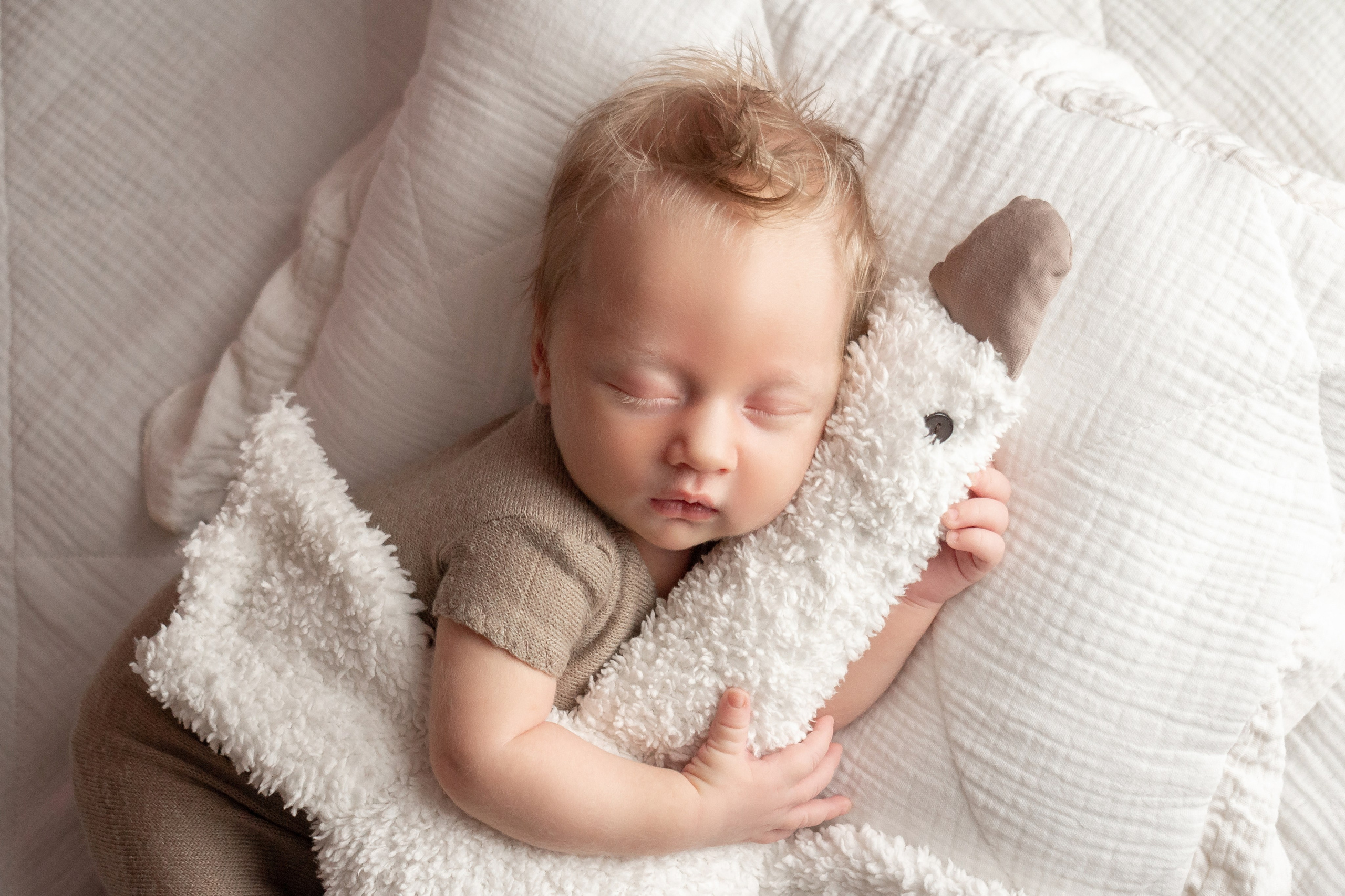 Натуральный стиль newborn. Фотограф новорождённых Анапа Елена Кушнарь