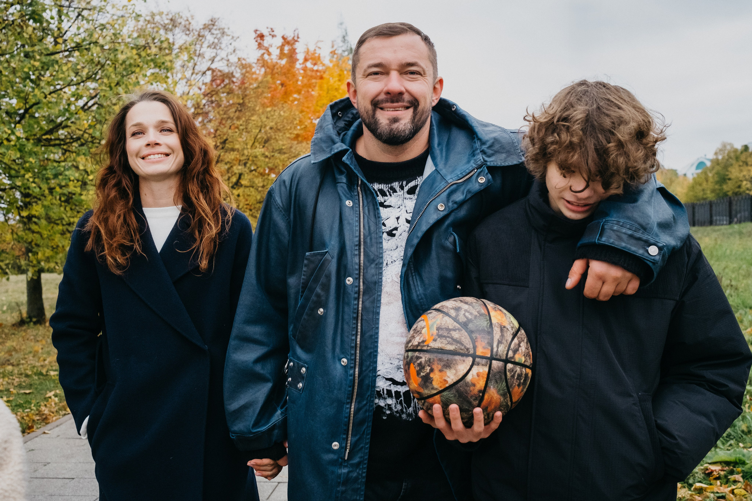 Даша с семьей (прогулка в парке). Фотограф Москва / Зеленоград — Наталья Петухова