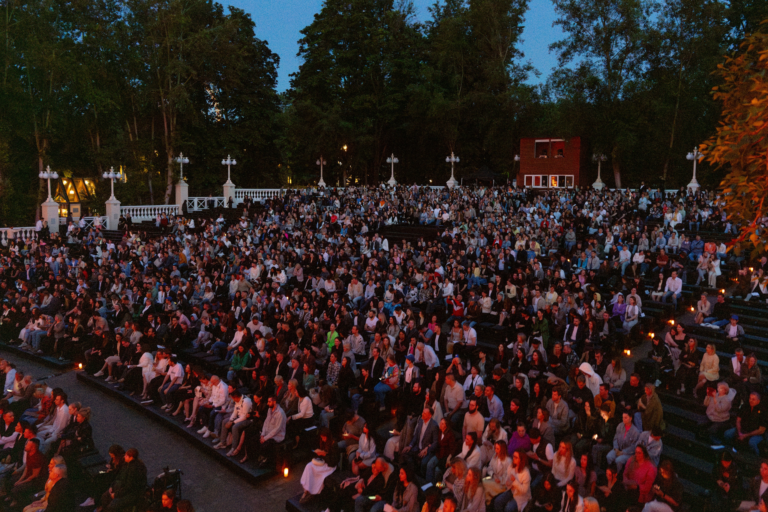 Симфонический оркестр Lumisfera при свечах. Фотограф Никита Комаров