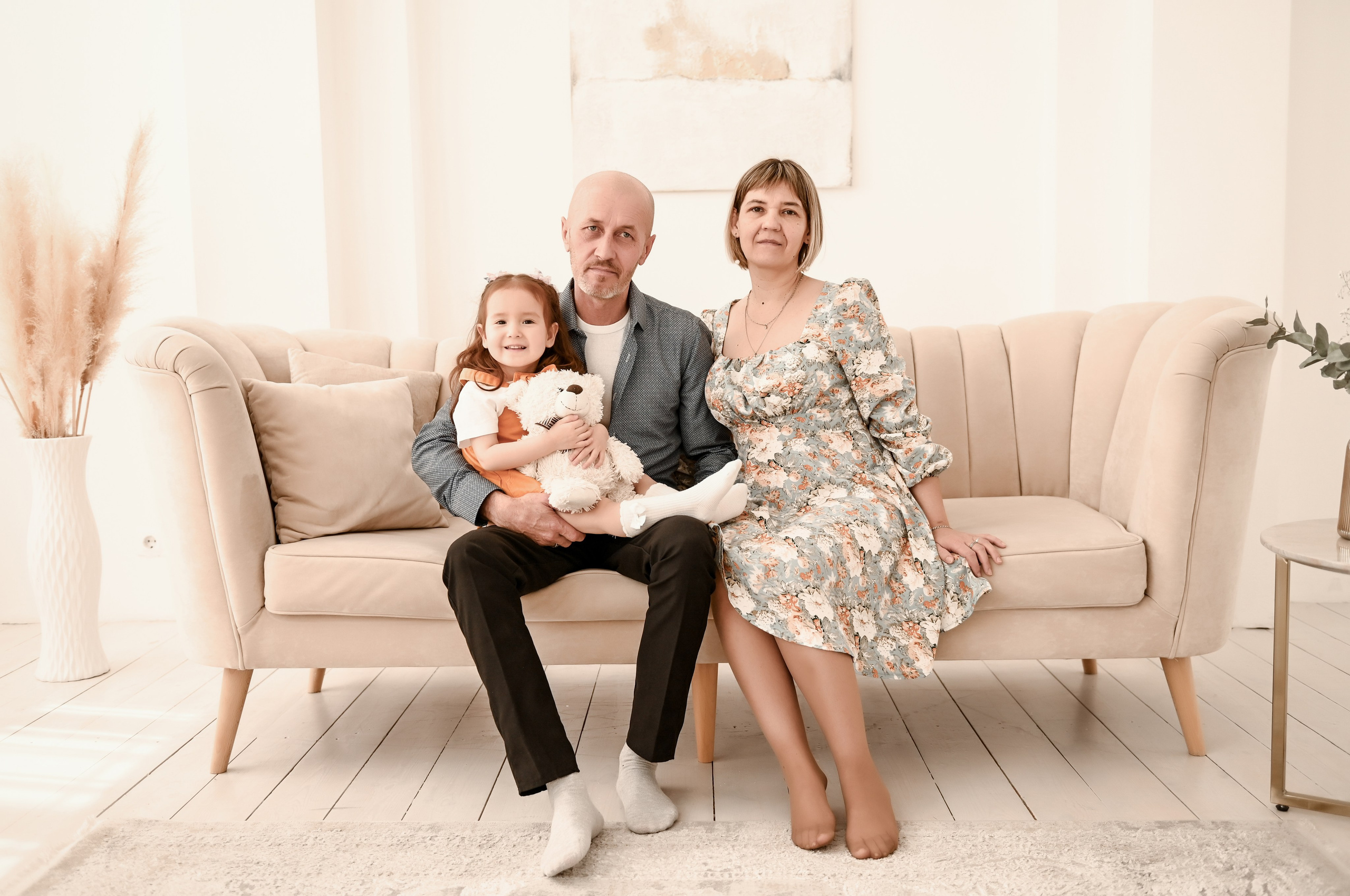 Семейная студийная  фотосессия 2. Свадебный, семейный, детский, контент фотограф в Омске Максим Ильин