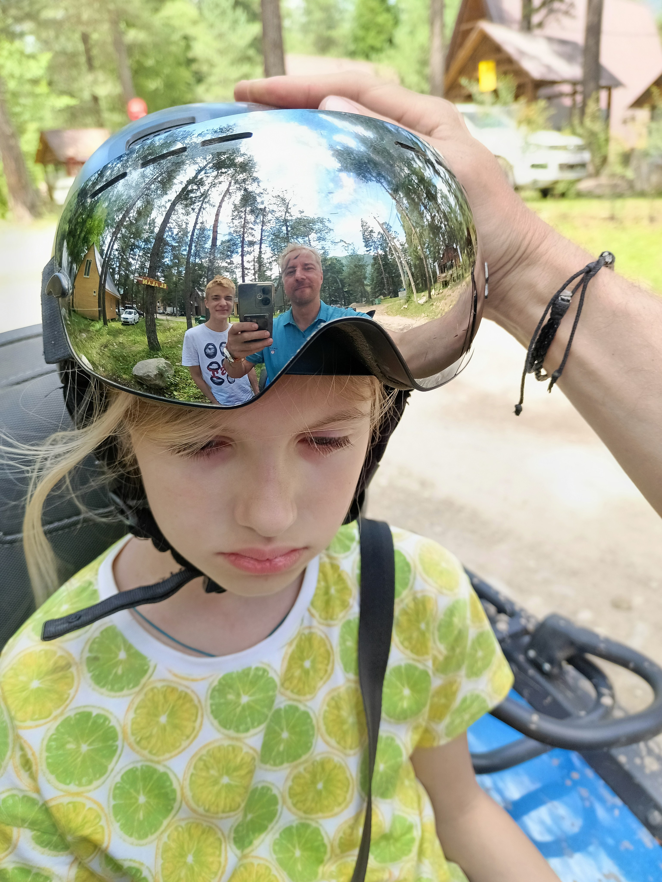 Эльбрус 2023 Маша Саша Дима. Заставка