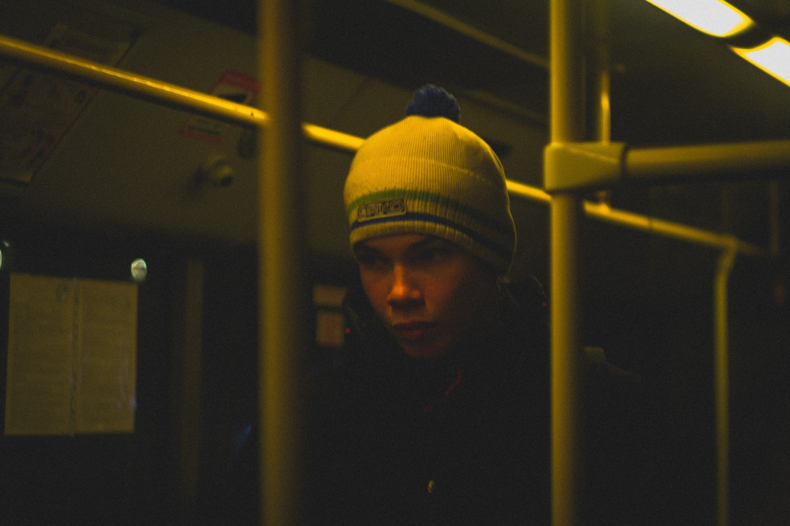 «Маршрут» Фотоэссе о жизни людей в автобусе. Den Mirov — Фотограф, Музыкант