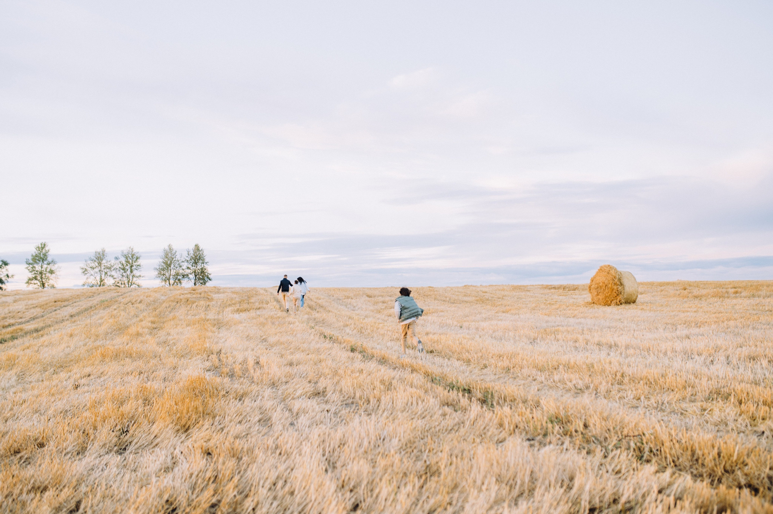 Семейная фотосессия на улице. Wedding photograph in europe Vasencev Alexey